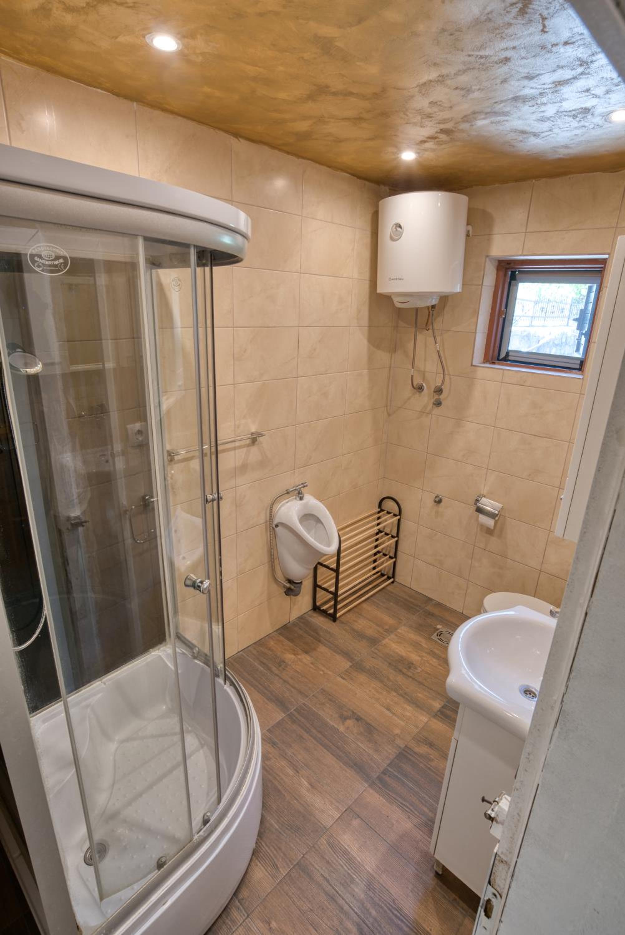 Four-Bedroom House photo 2