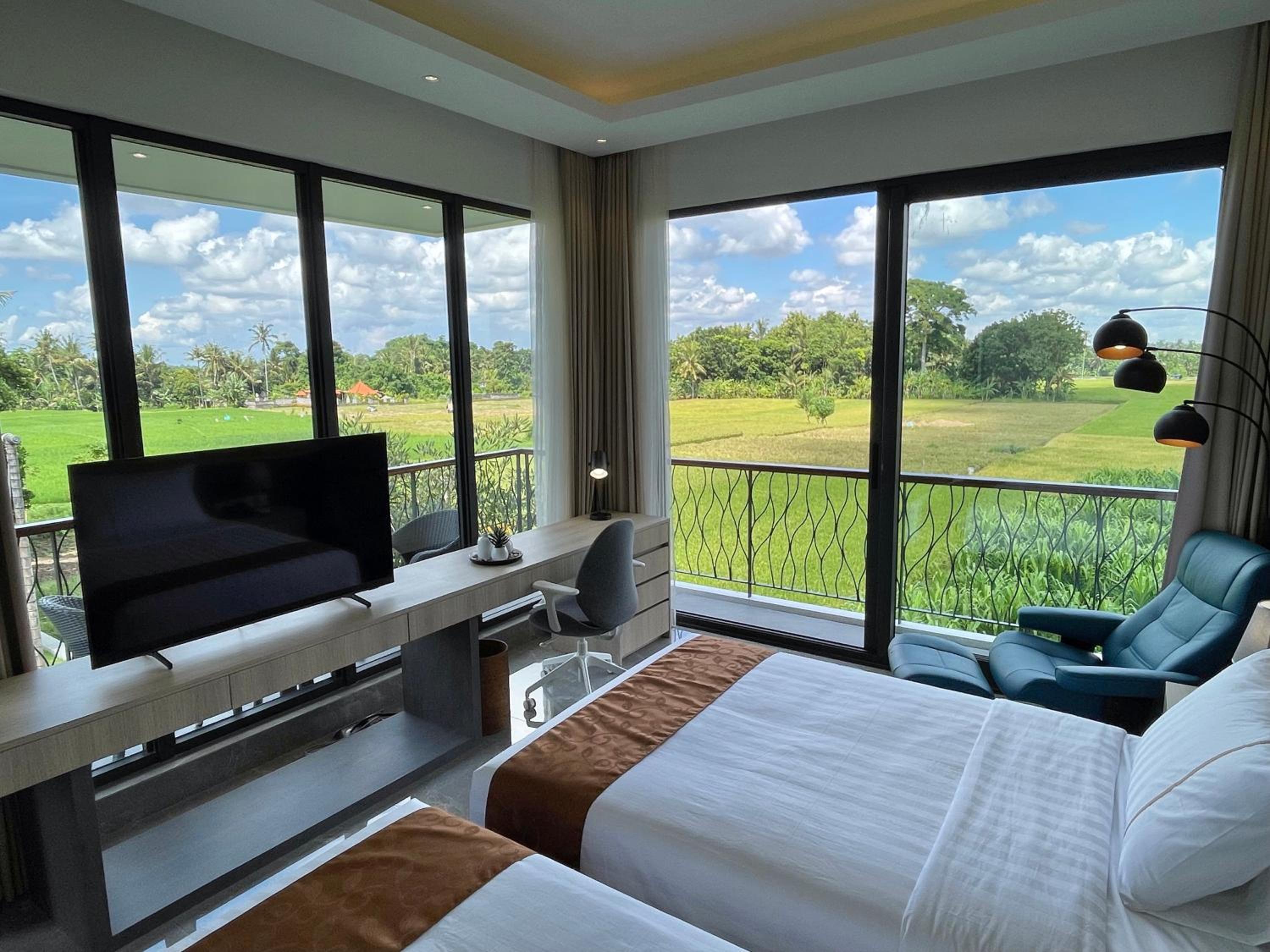 One Bedroom with Rice Field and Pool View - Photo 2