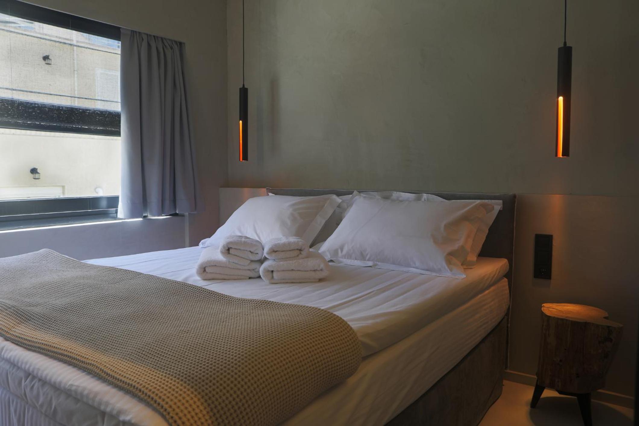 Deluxe Queen Suite