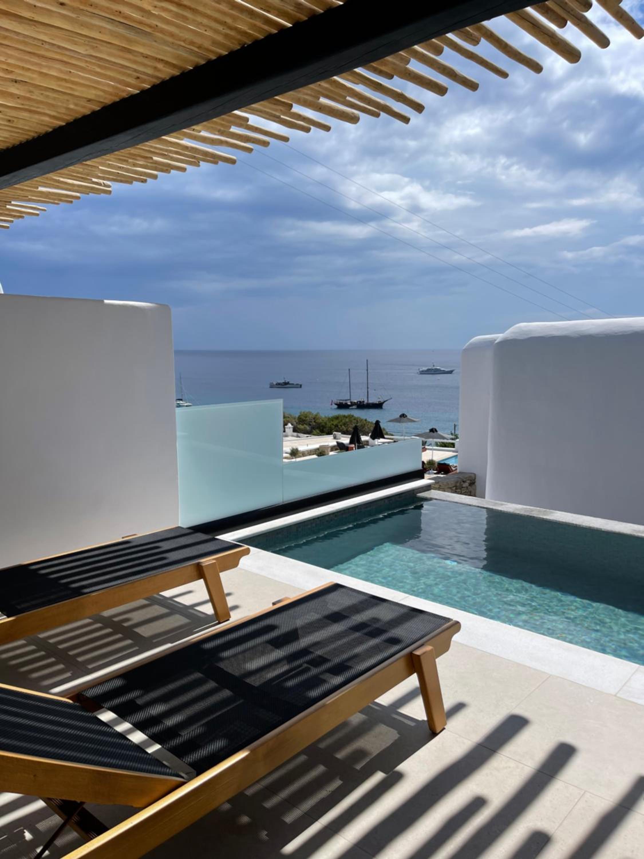 Suite with Private Pool - Photo 7
