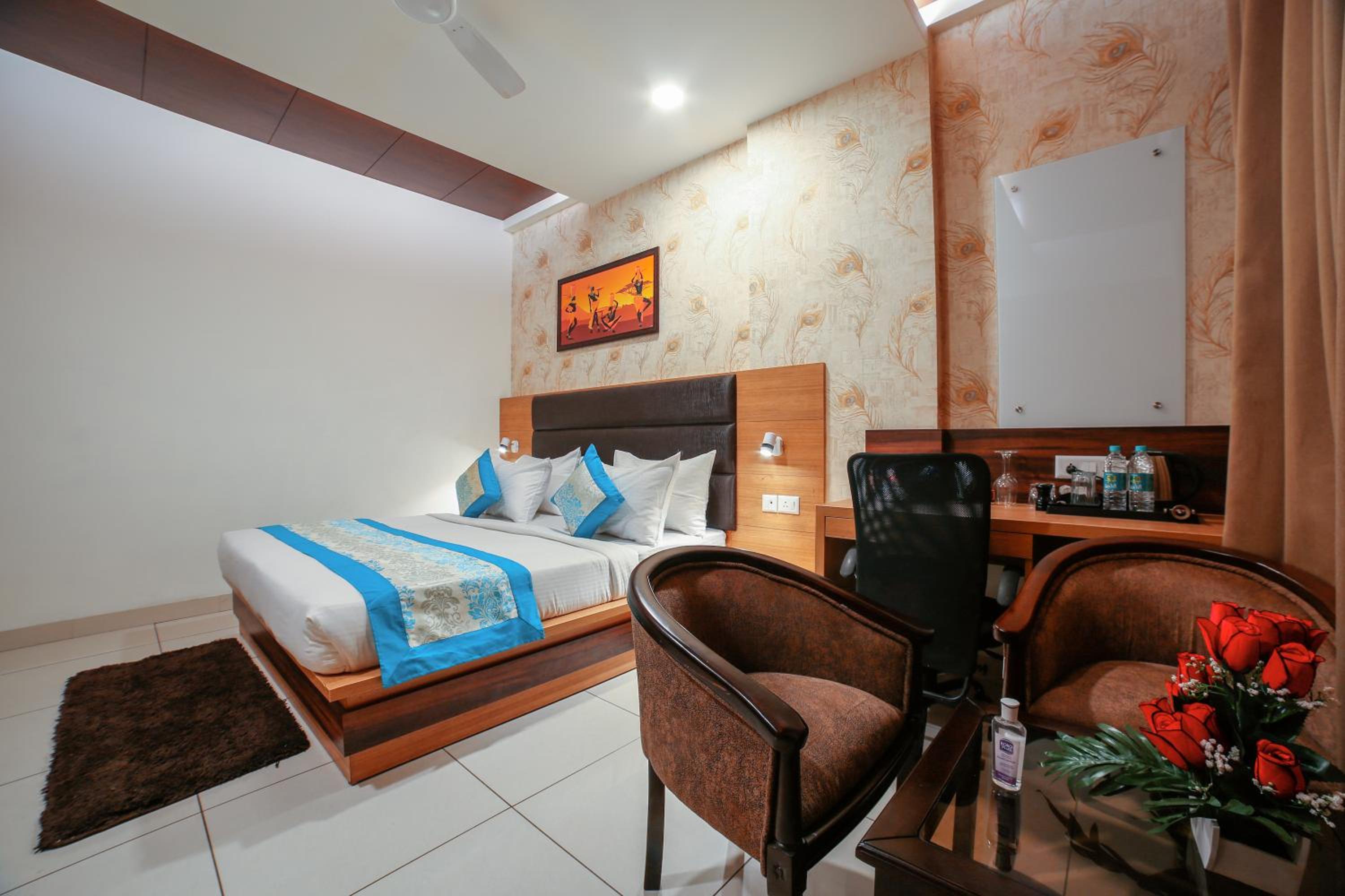 Deluxe Room - Photo 17