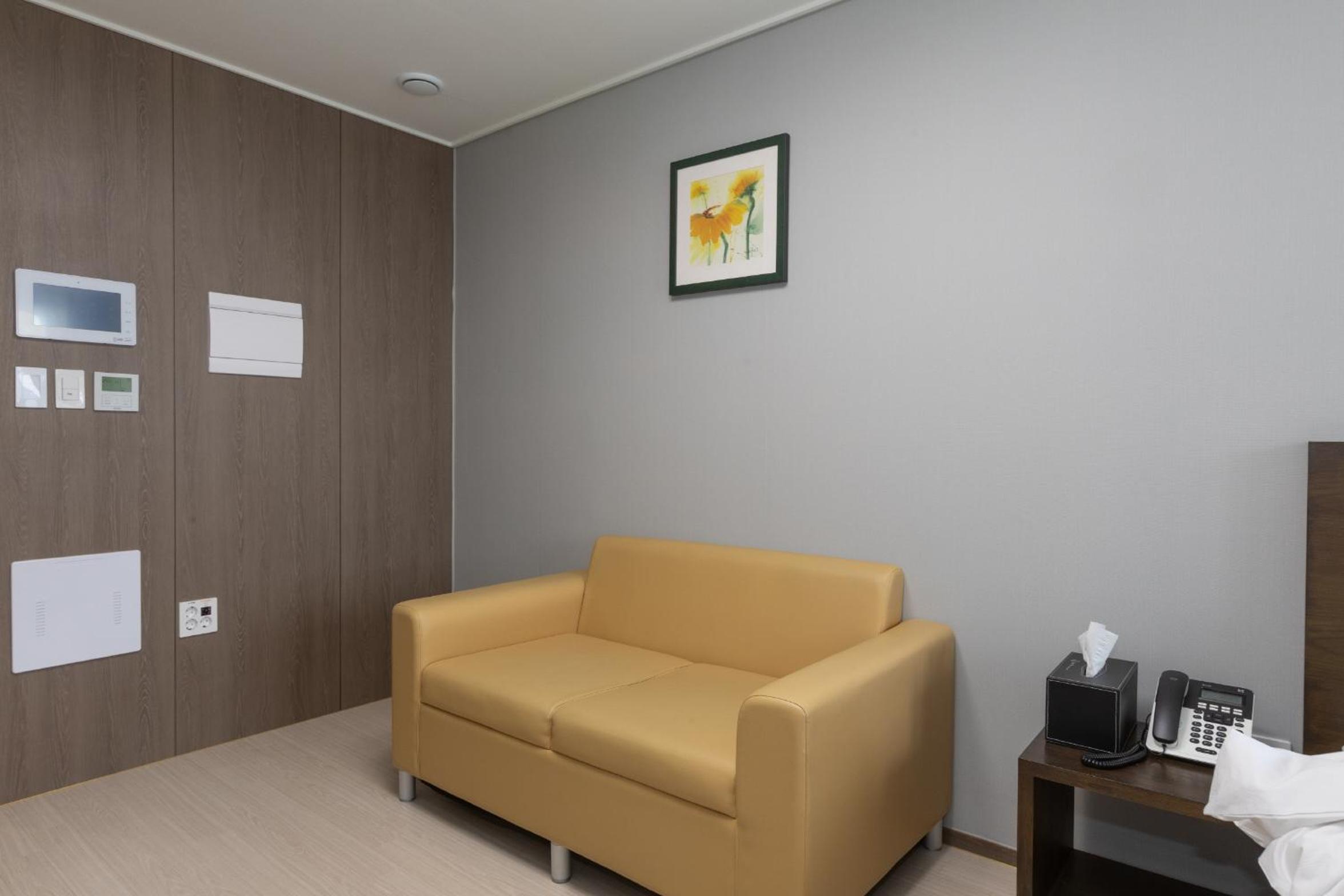 Standard Double Room - Photo 13