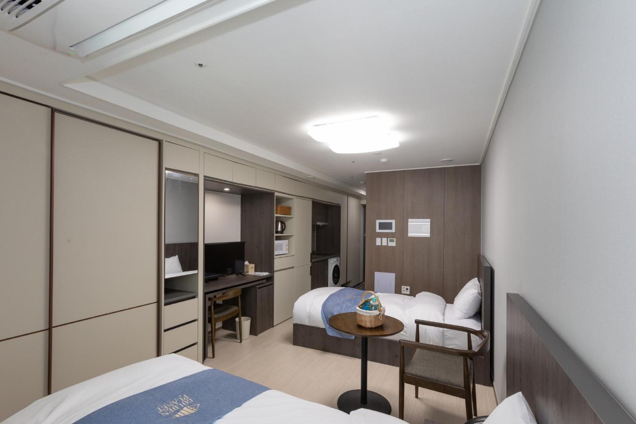 Standard Twin Room - Photo 2