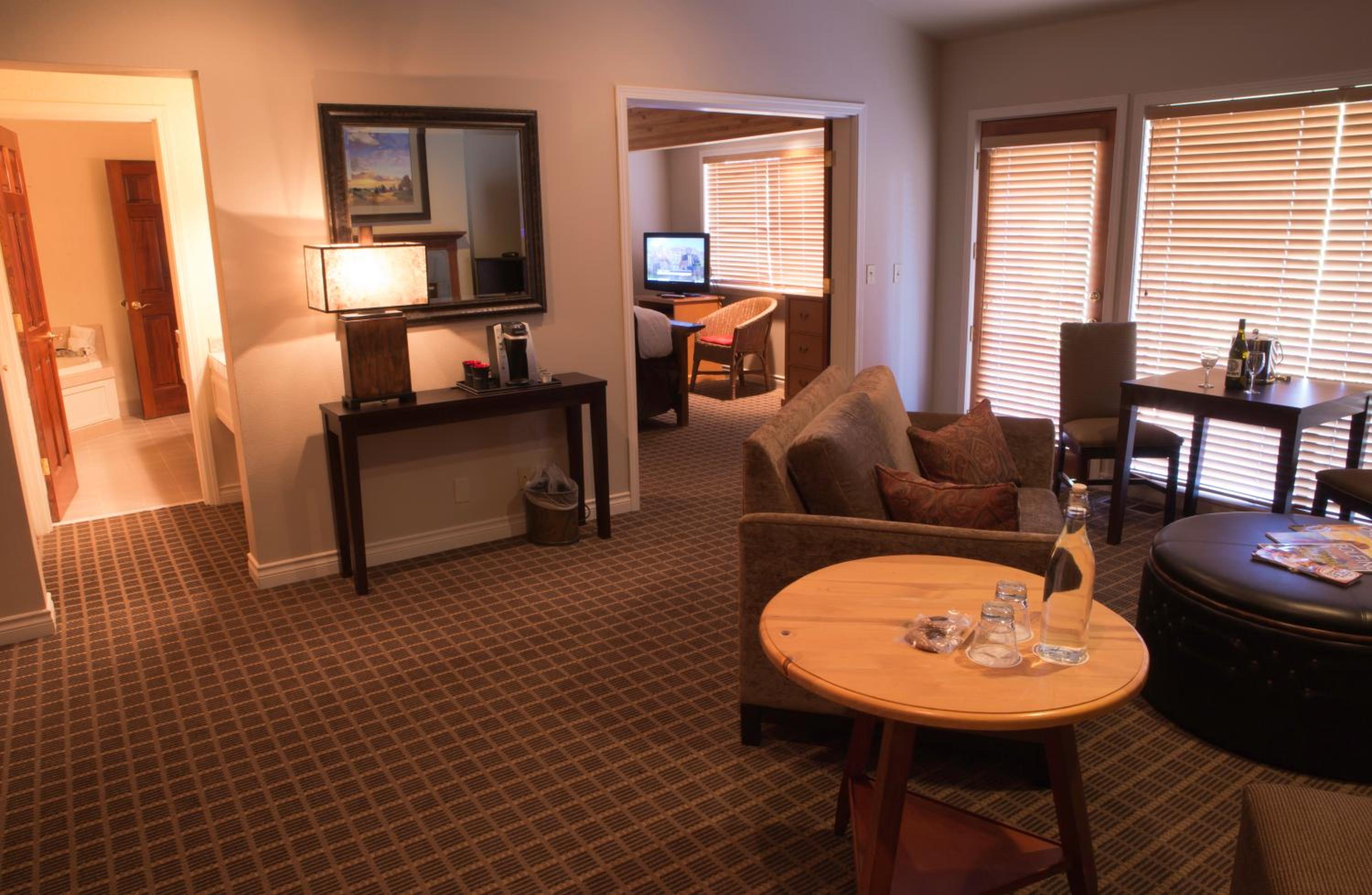 Deluxe Canyon View Suite with River View photo 2