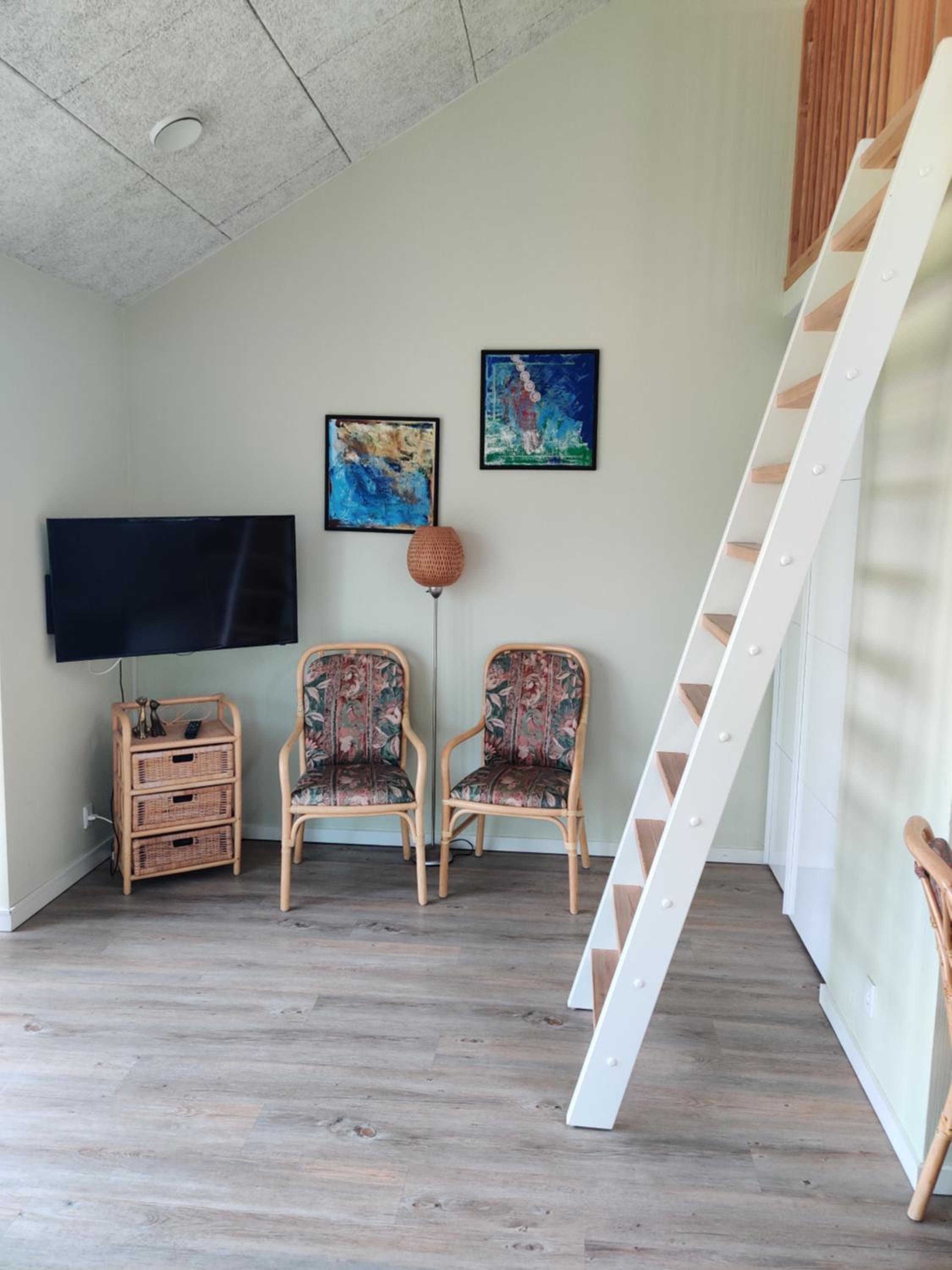 Studio Apartment - Photo 13