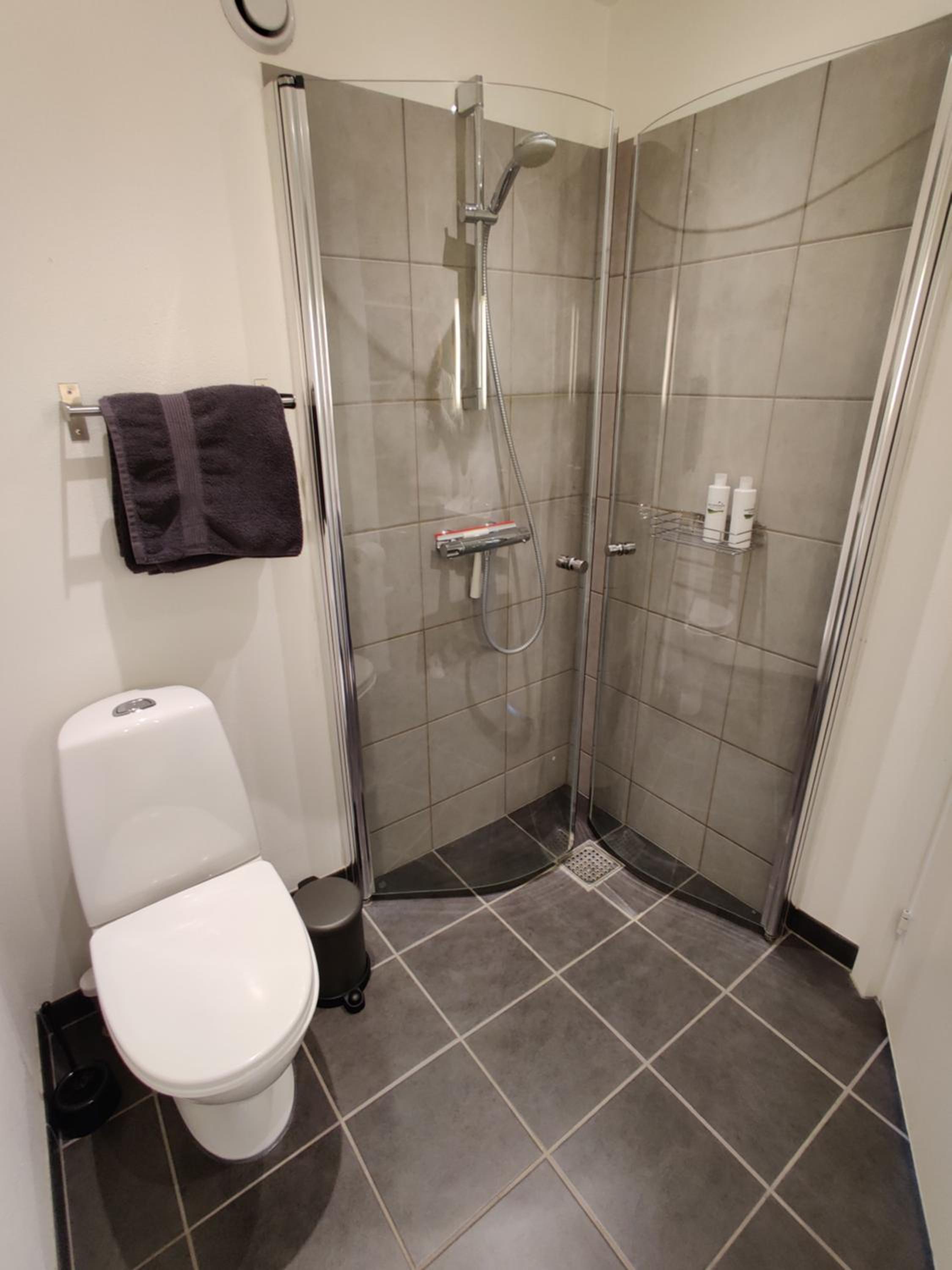 Studio Apartment - Photo 4
