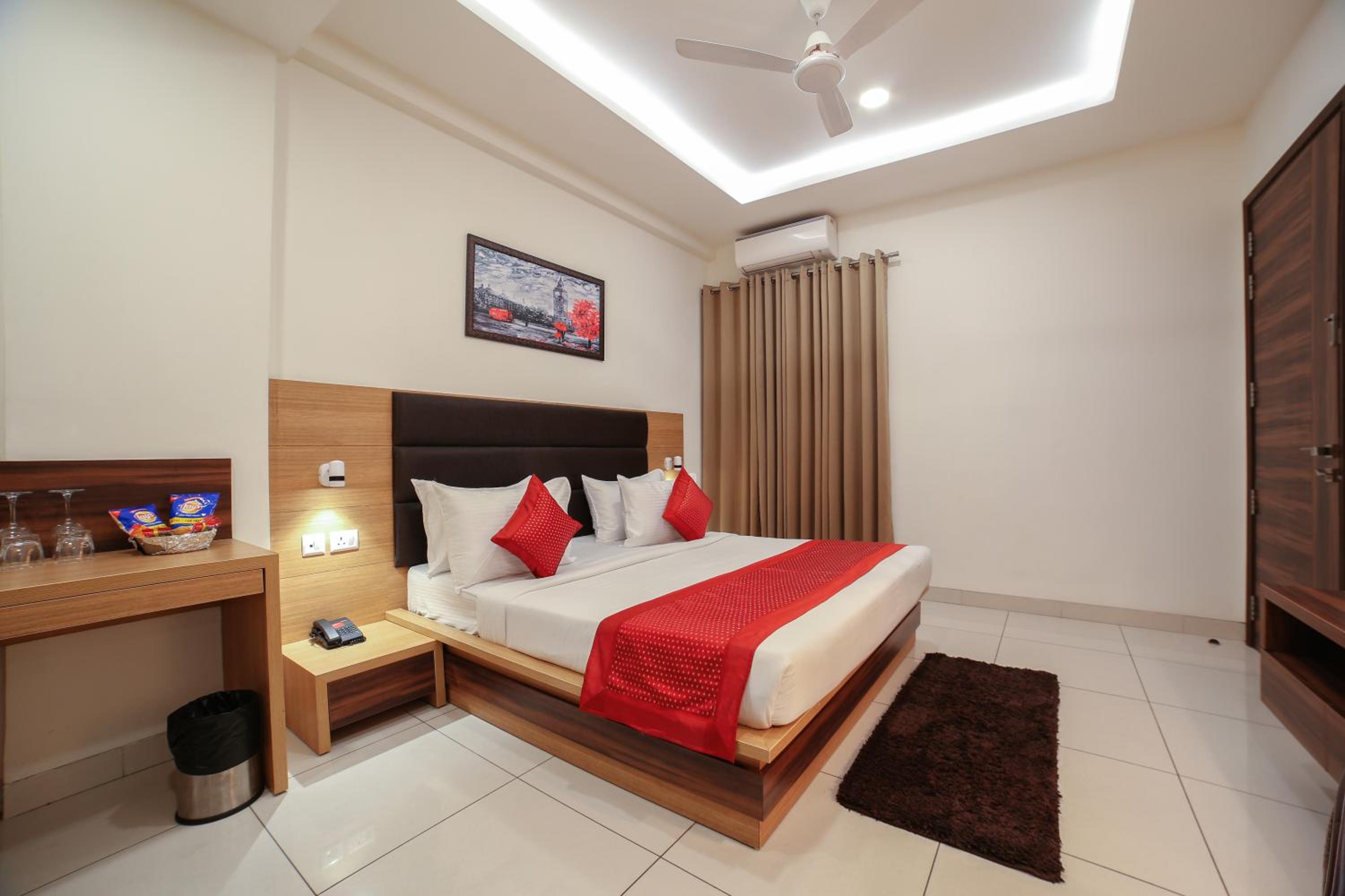 Deluxe Room - Photo 19