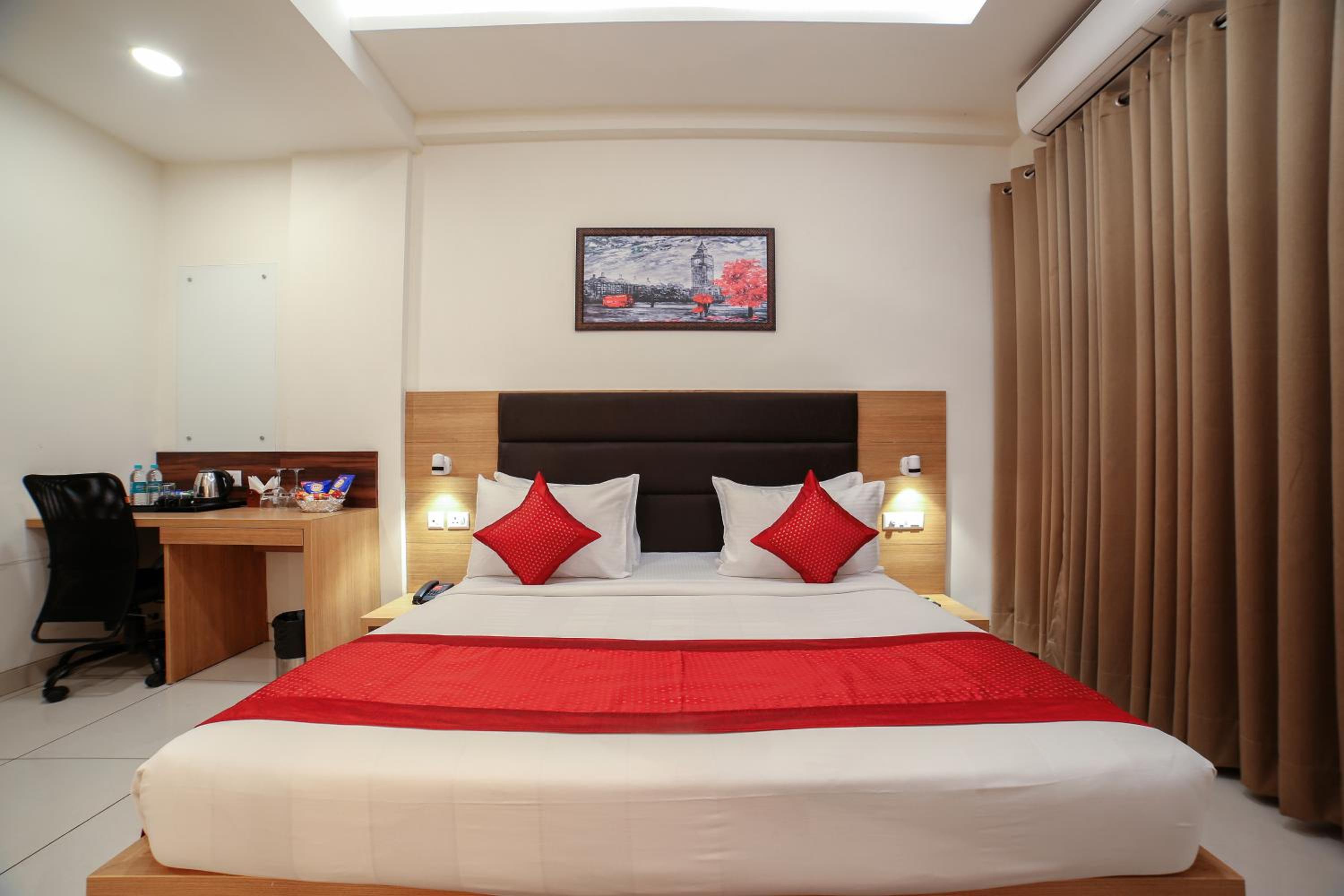 Deluxe Room - Photo 2