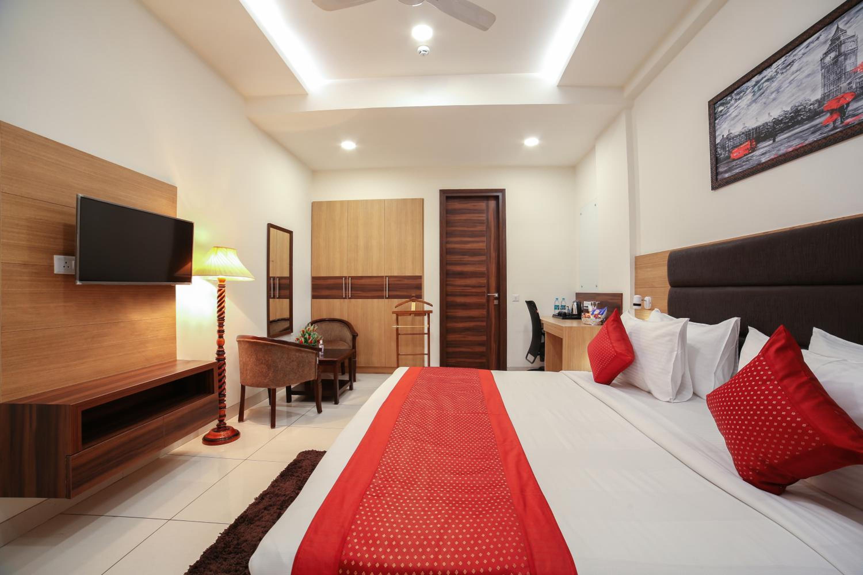 Deluxe Room - Photo 4