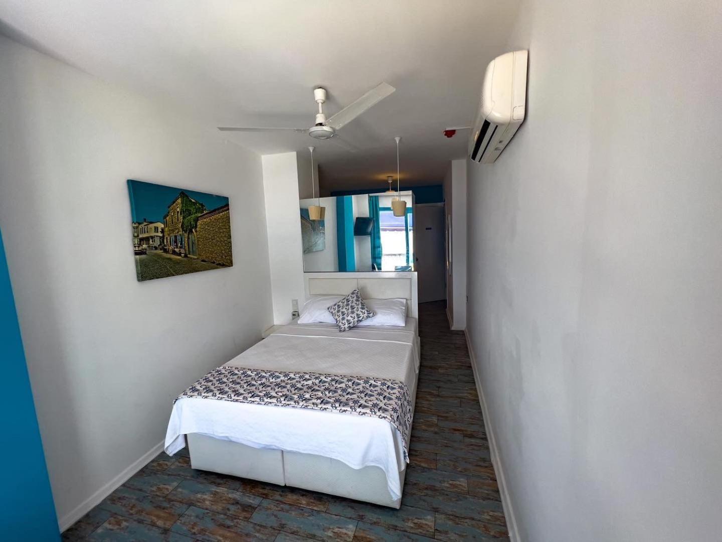 Triple Room with Sea View - Photo 13