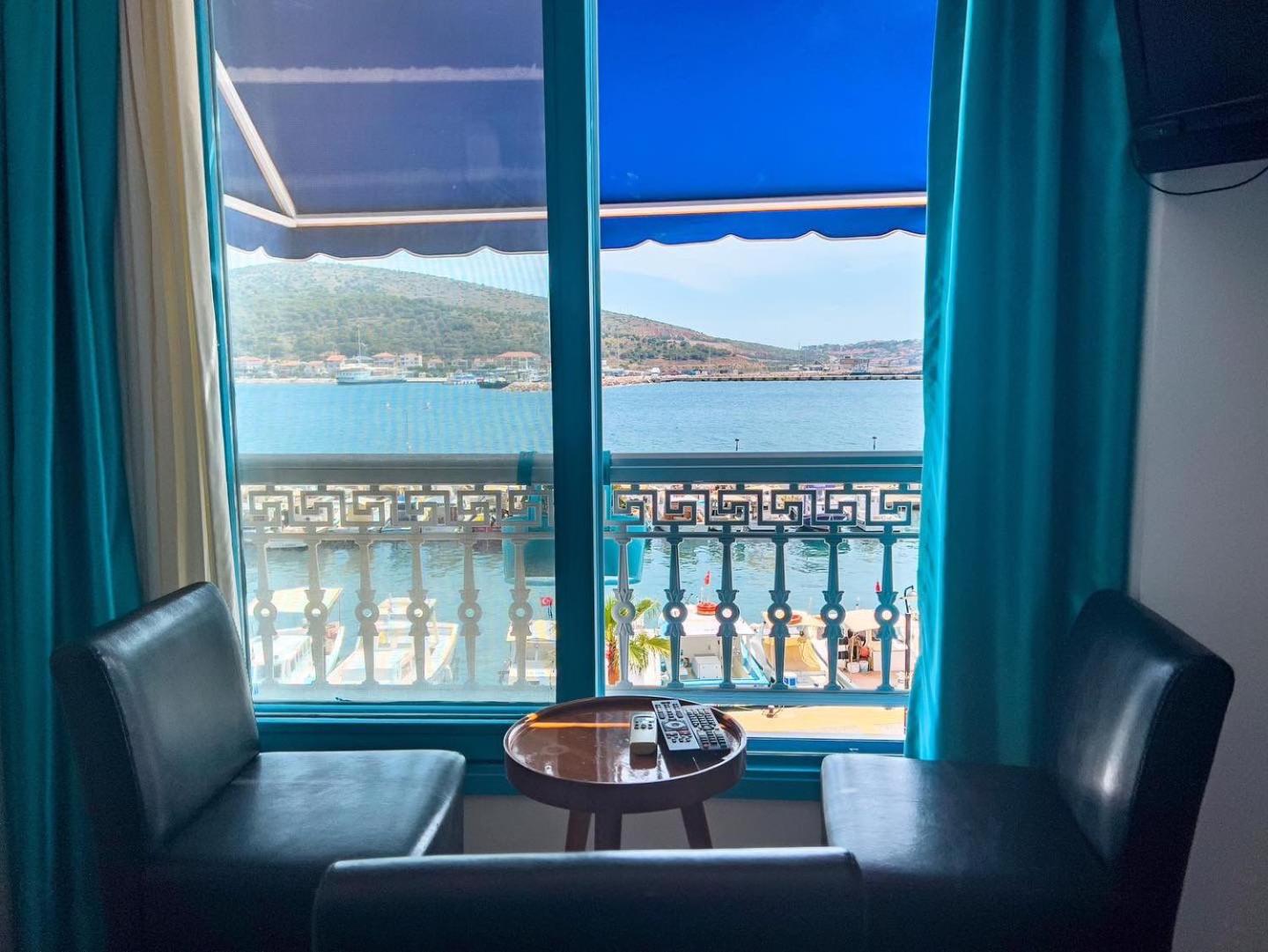 Triple Room with Sea View - Photo 11