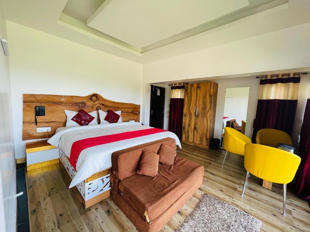 King Room with Mountain View
