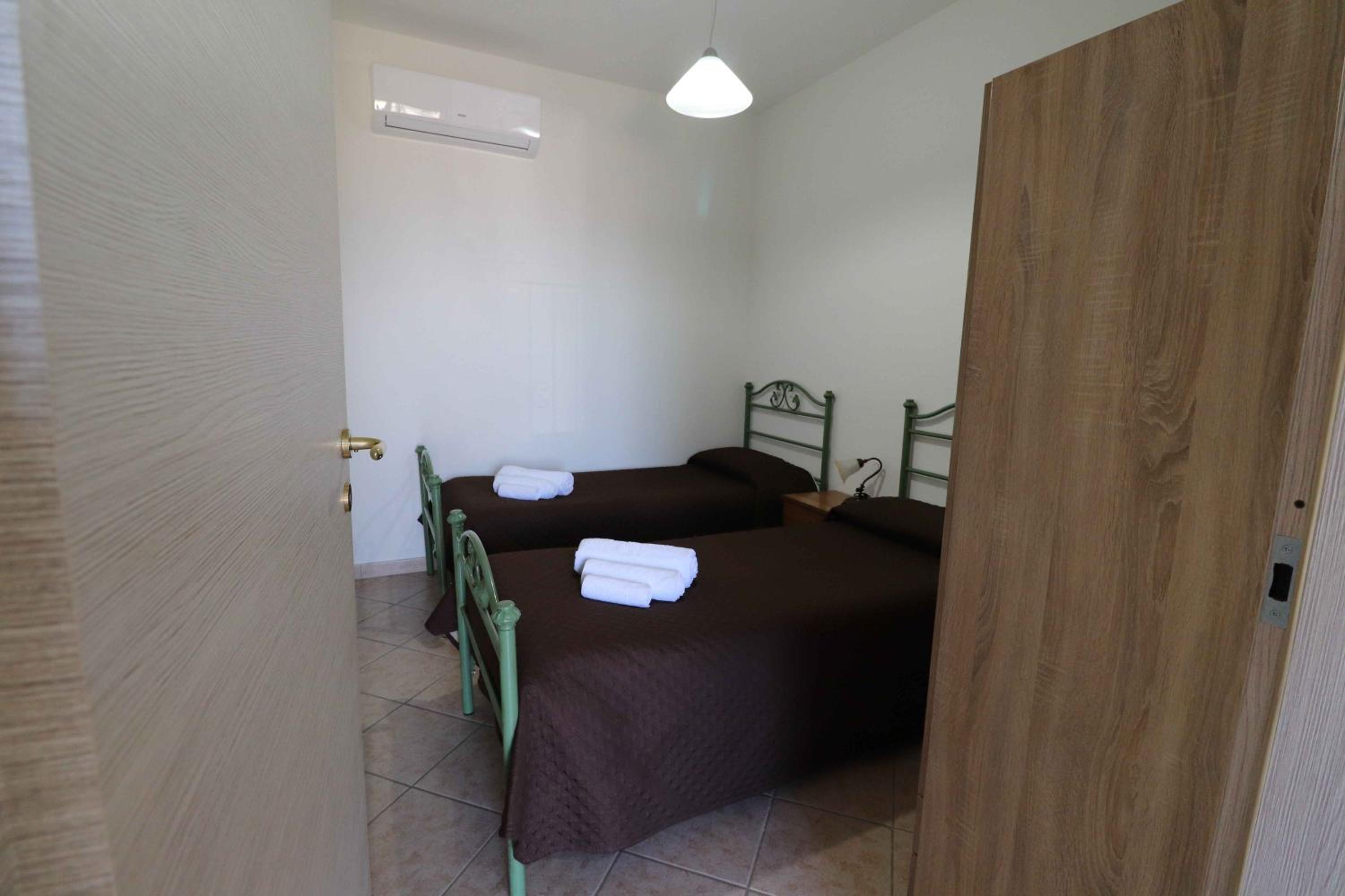 Standard Suite - Photo 4