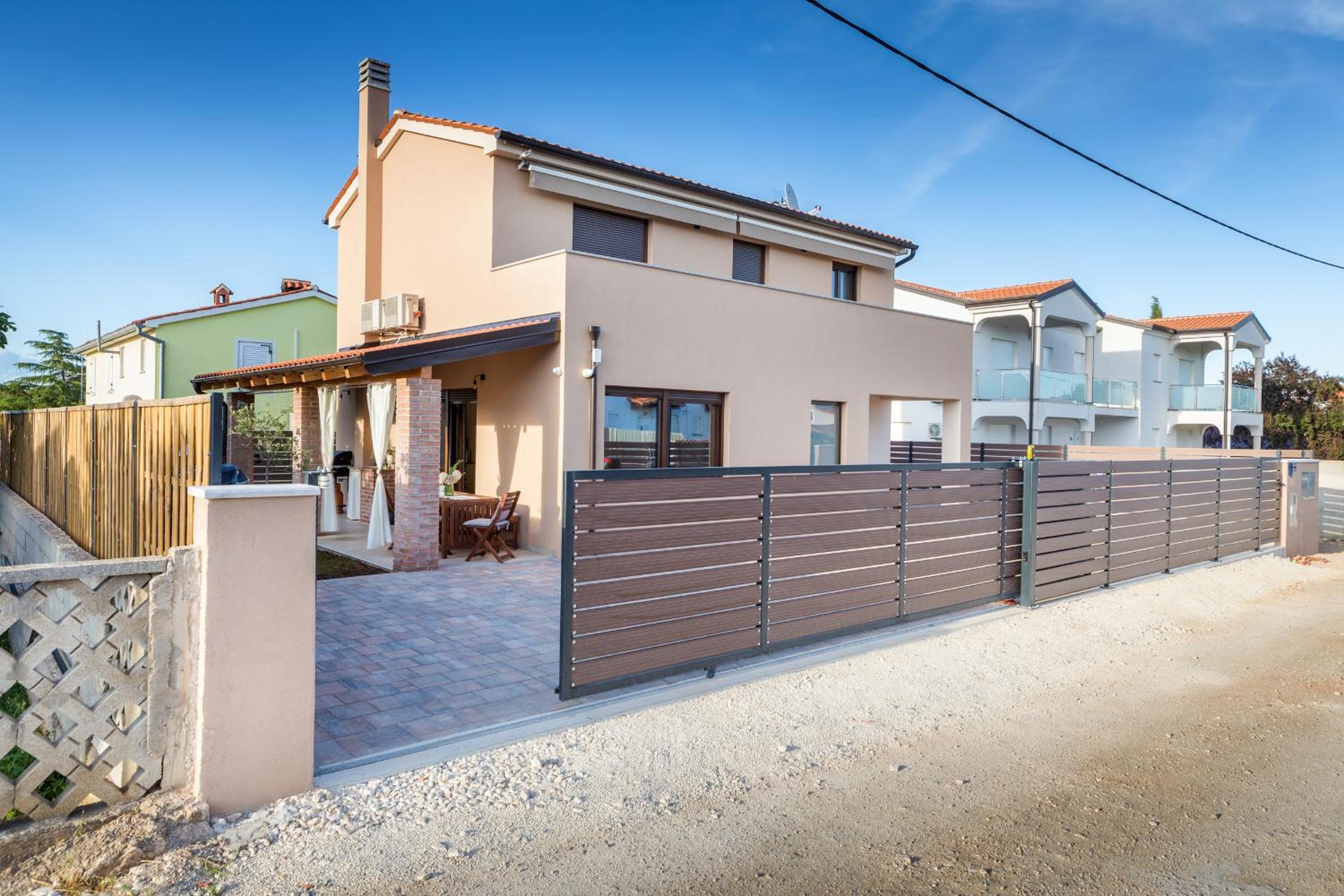 Three-Bedroom House photo 1
