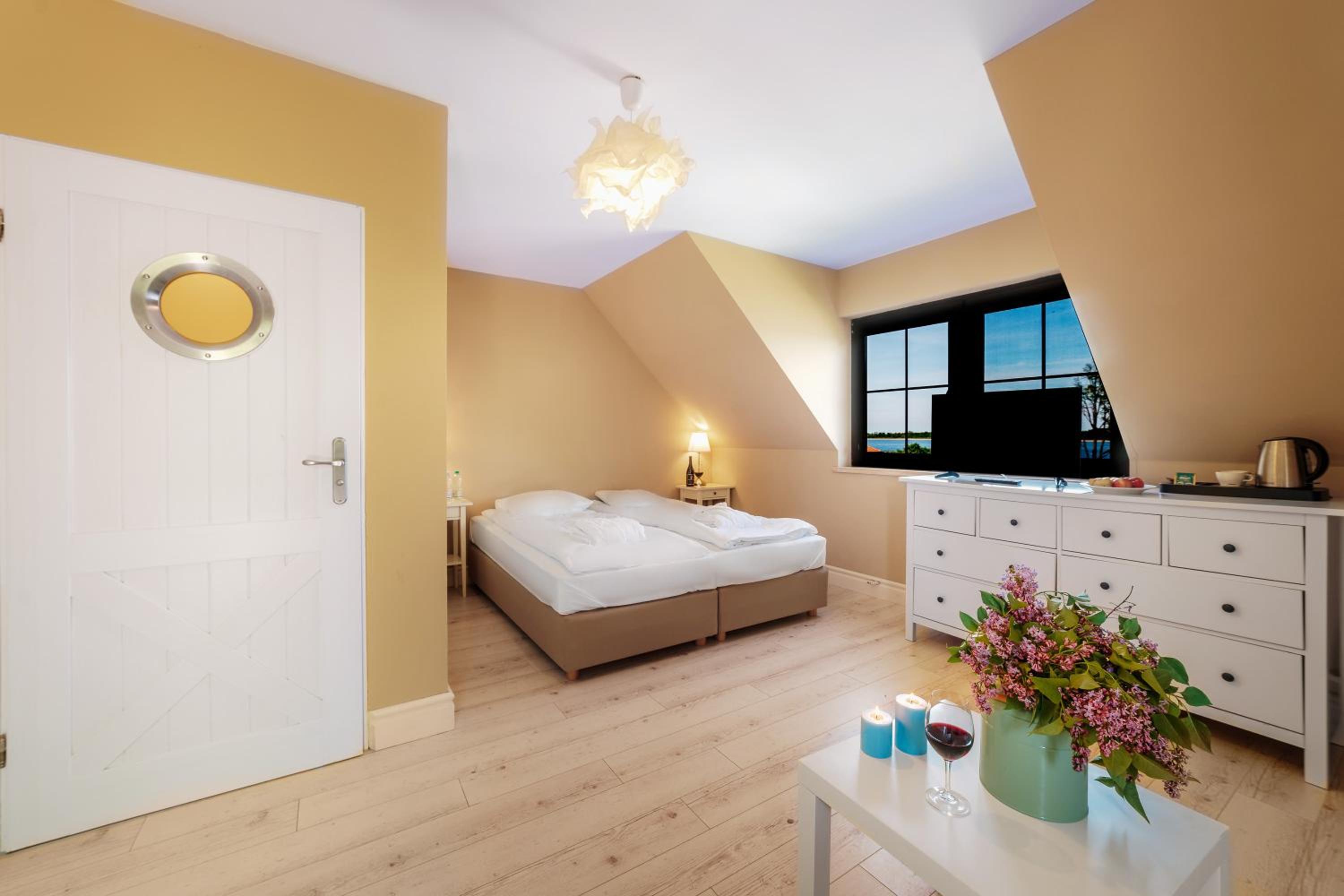 Standard Double Room (2 Adults) - Photo 1