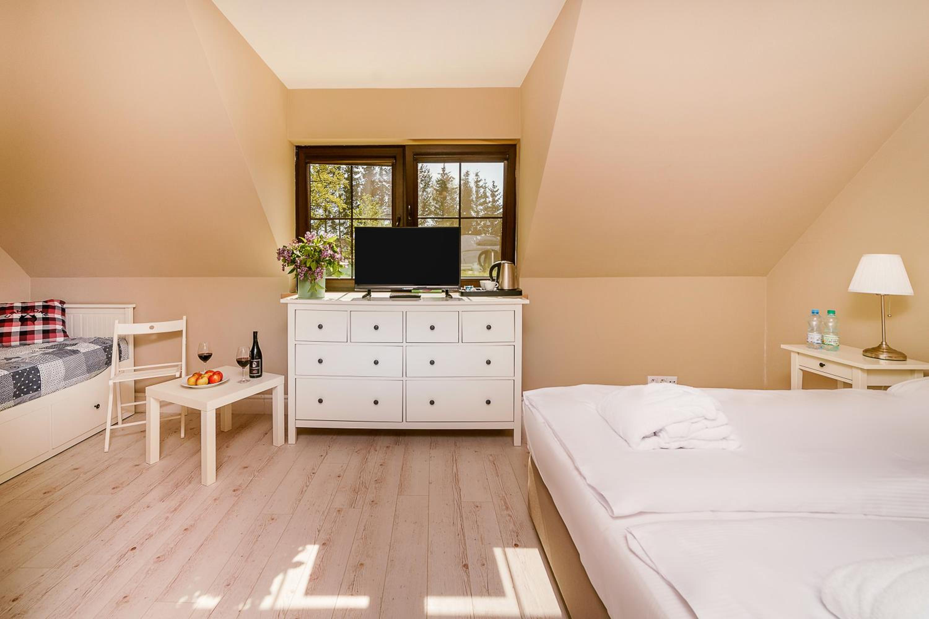 Standard Double Room (2 Adults) - Photo 11