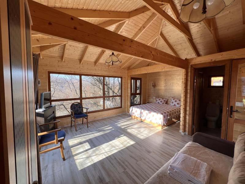 One-Bedroom Apartment - Photo 1