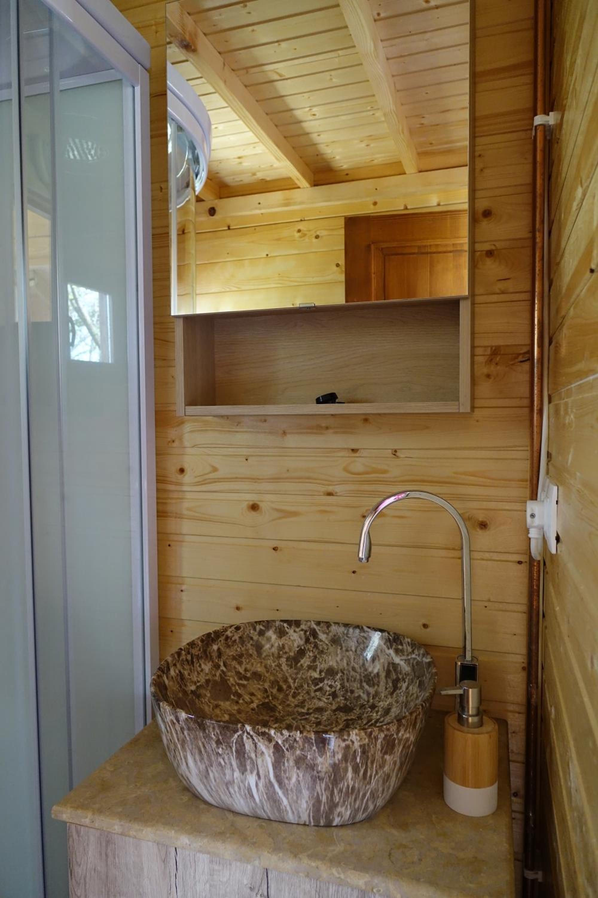 One-Bedroom Apartment - Photo 10