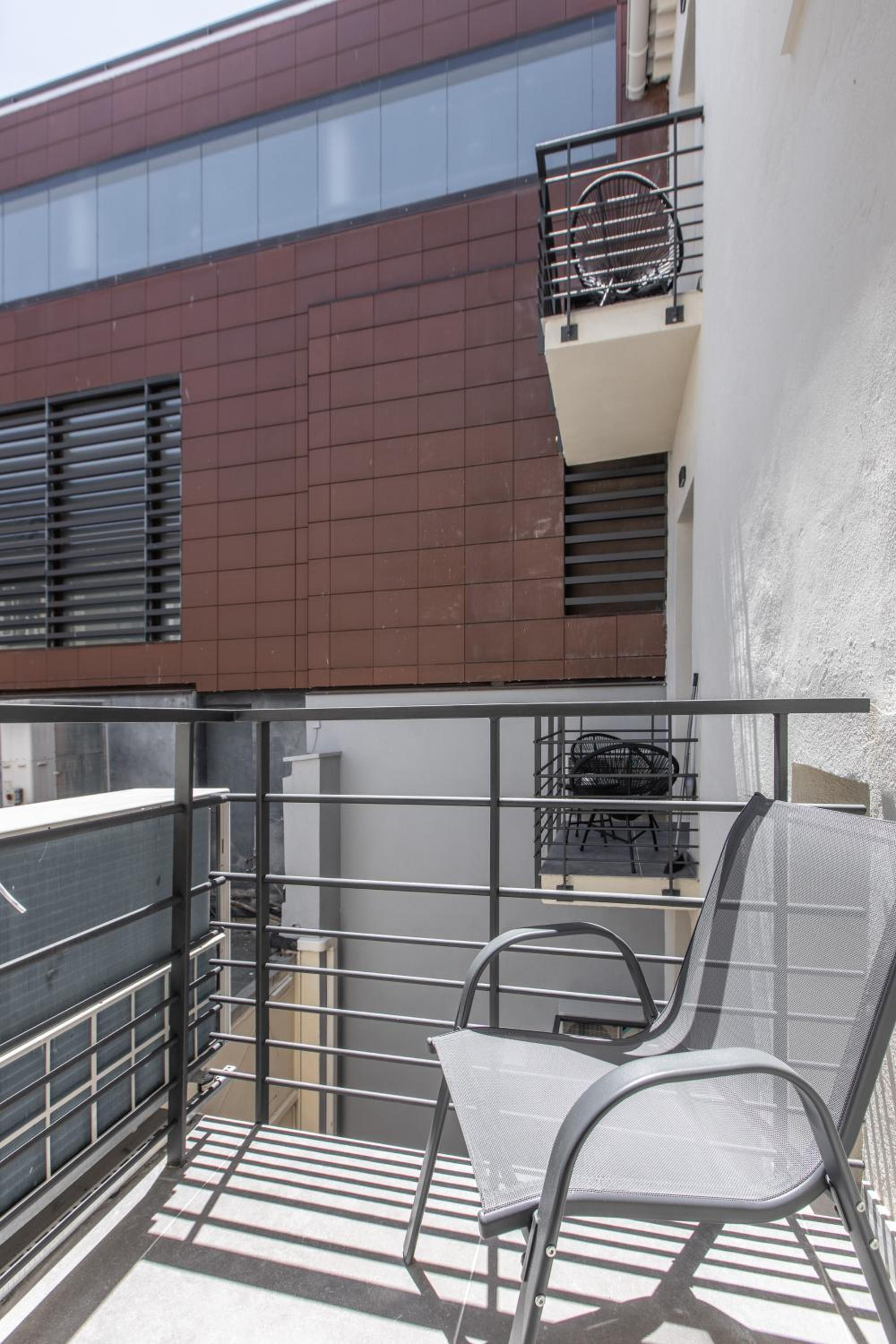 SAPHIR Three-Bedroom Apartment - Photo 17