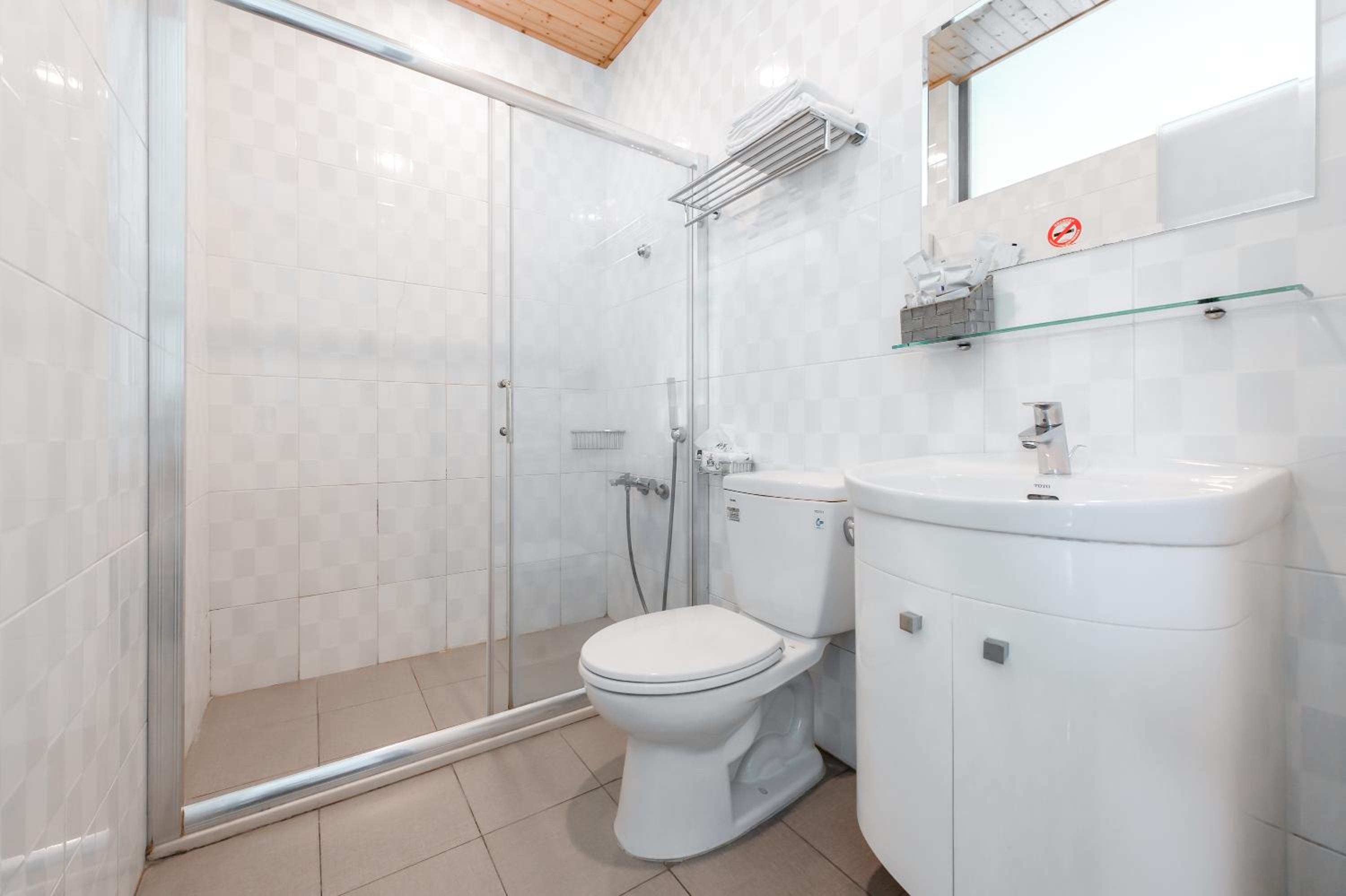 Double Room with City View - Photo 5