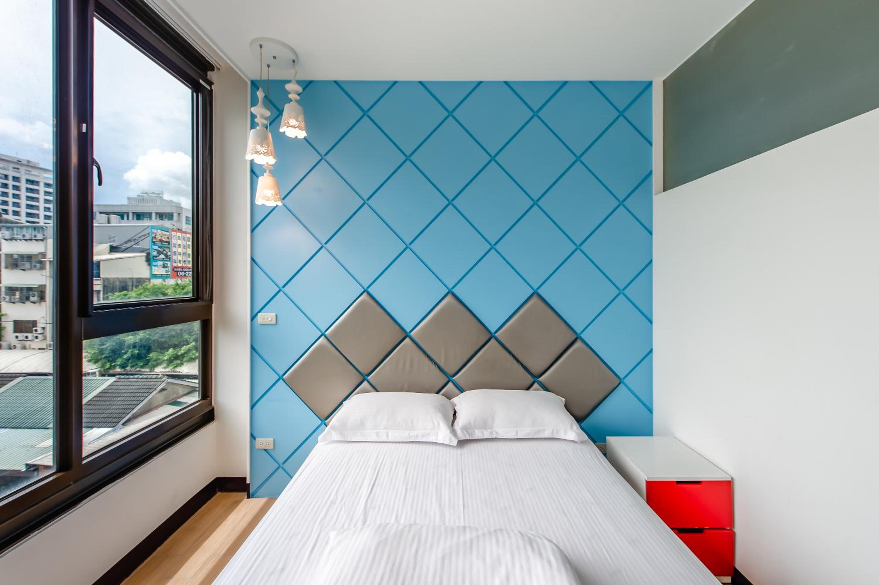 Double Room with City View - Photo 3