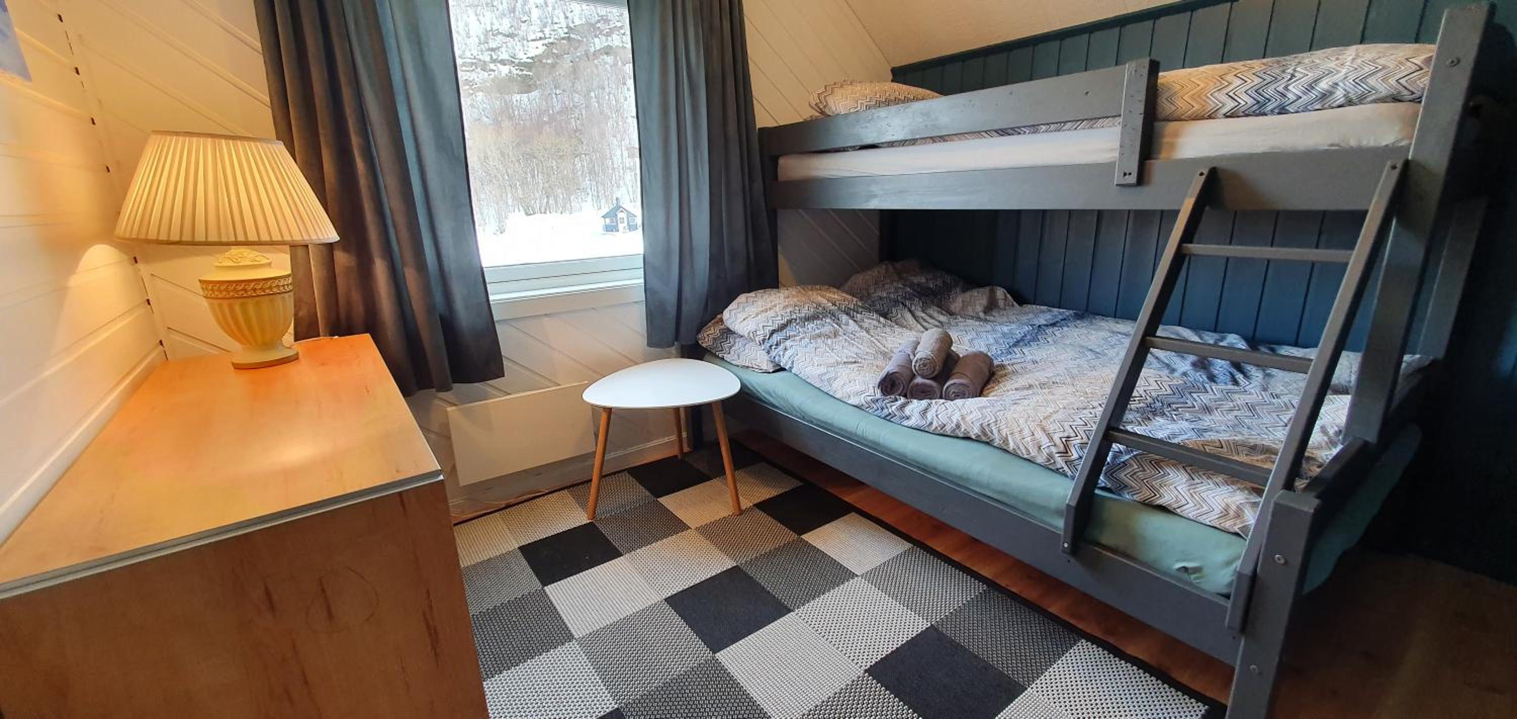 Standard Twin Room with Shared Bathroom and Kitchen photo 1