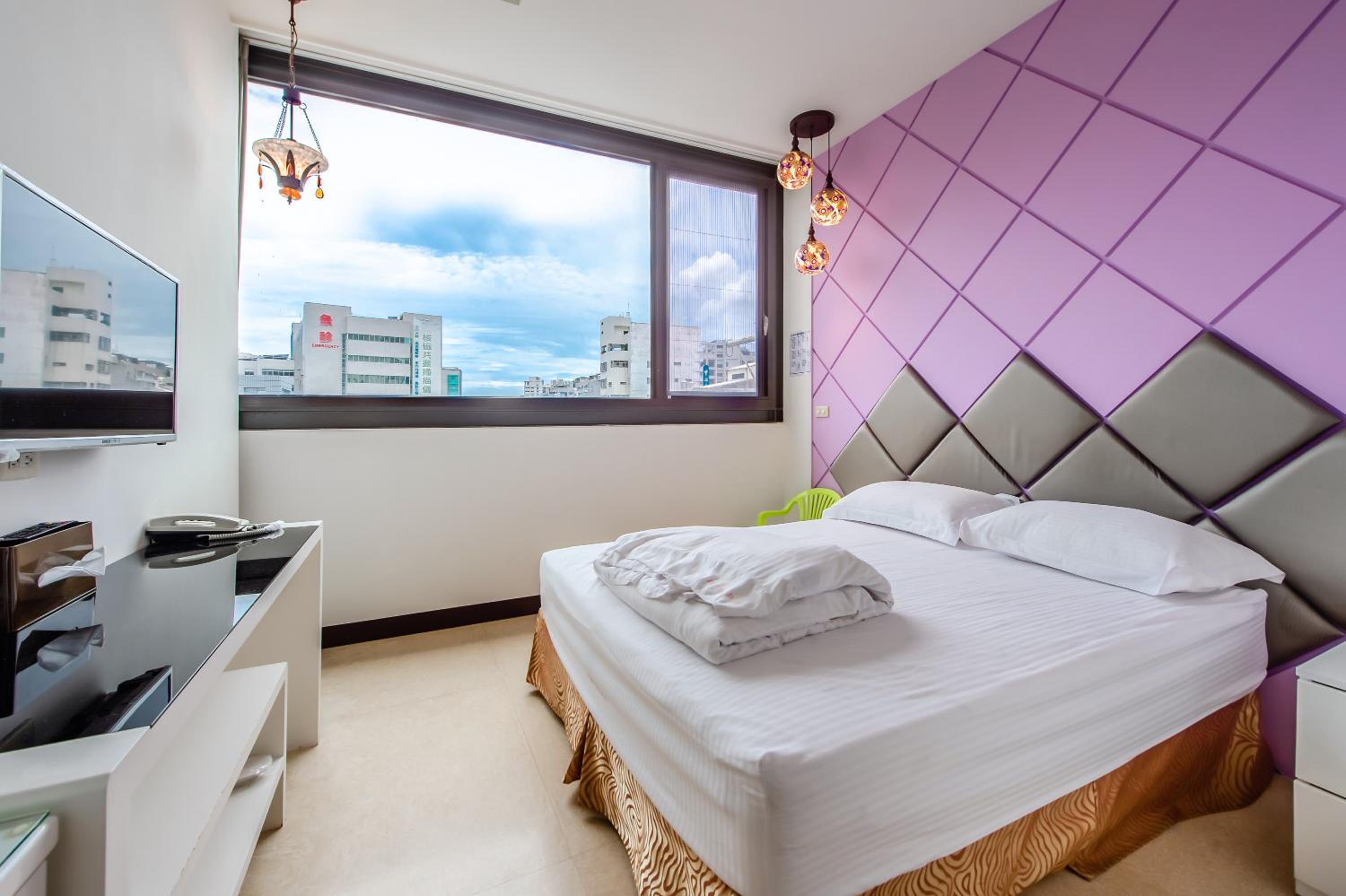 Double Room with City View - Photo 7