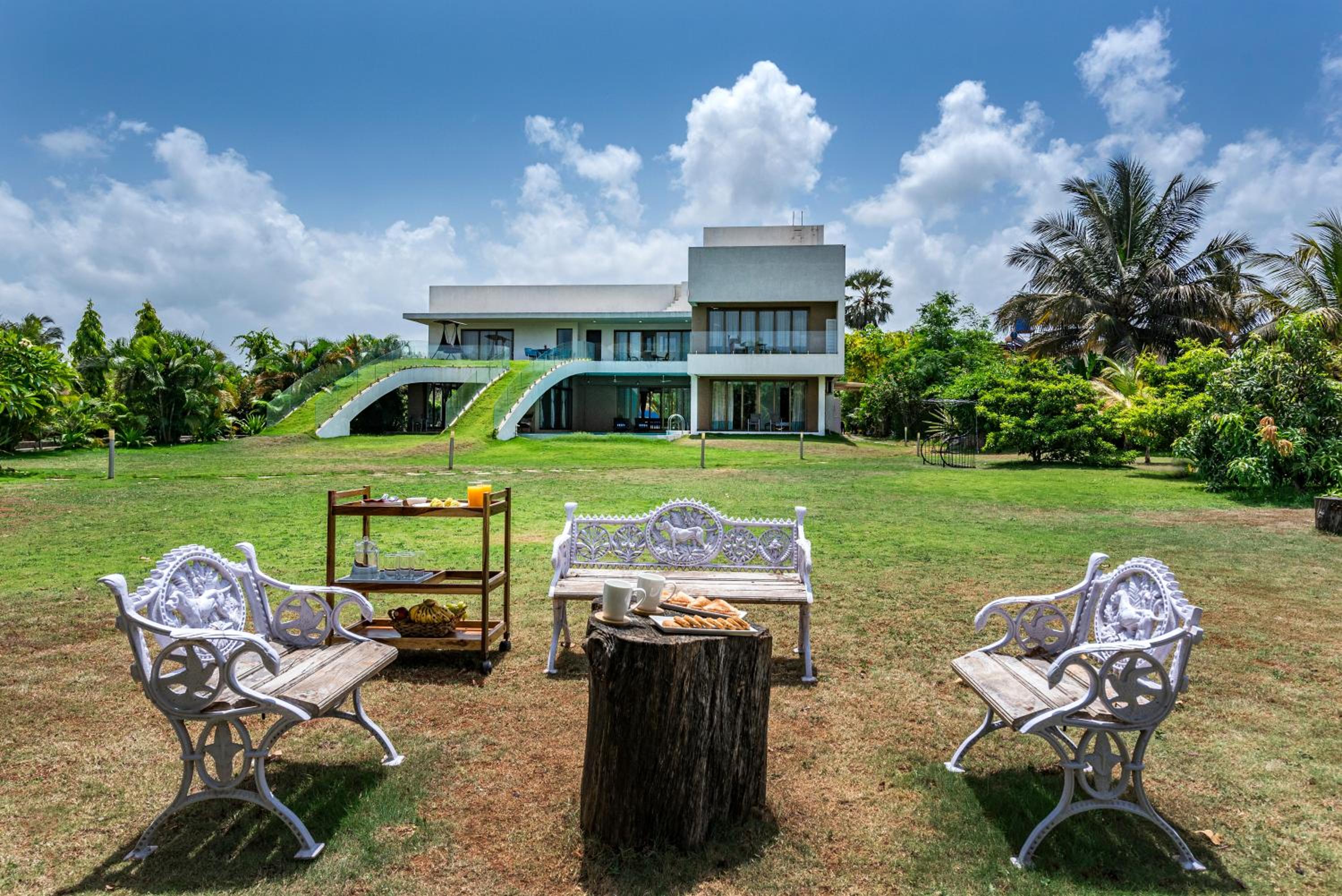 Workation Villa photo 2