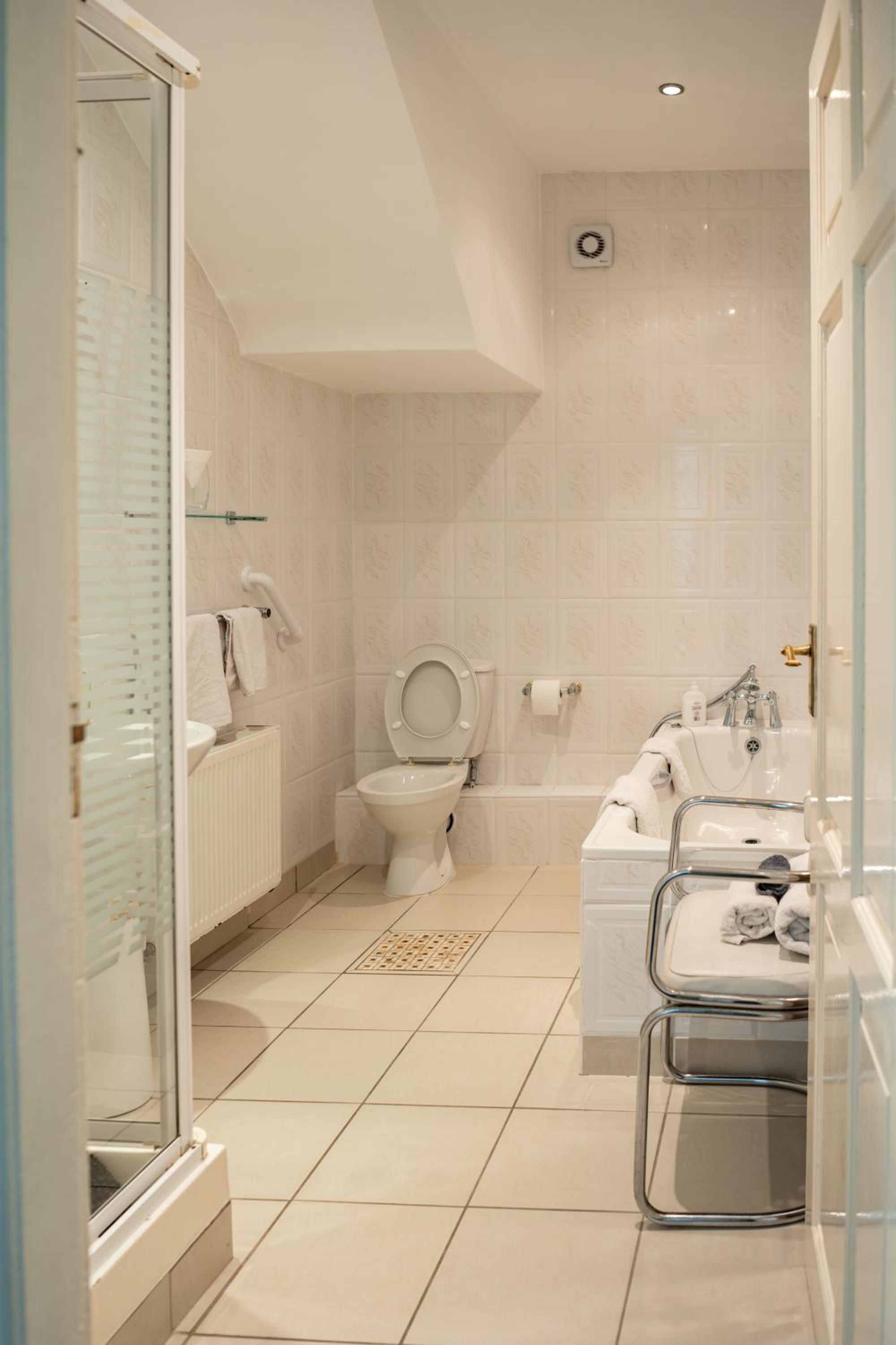 Double Room with Private Bathroom photo 2