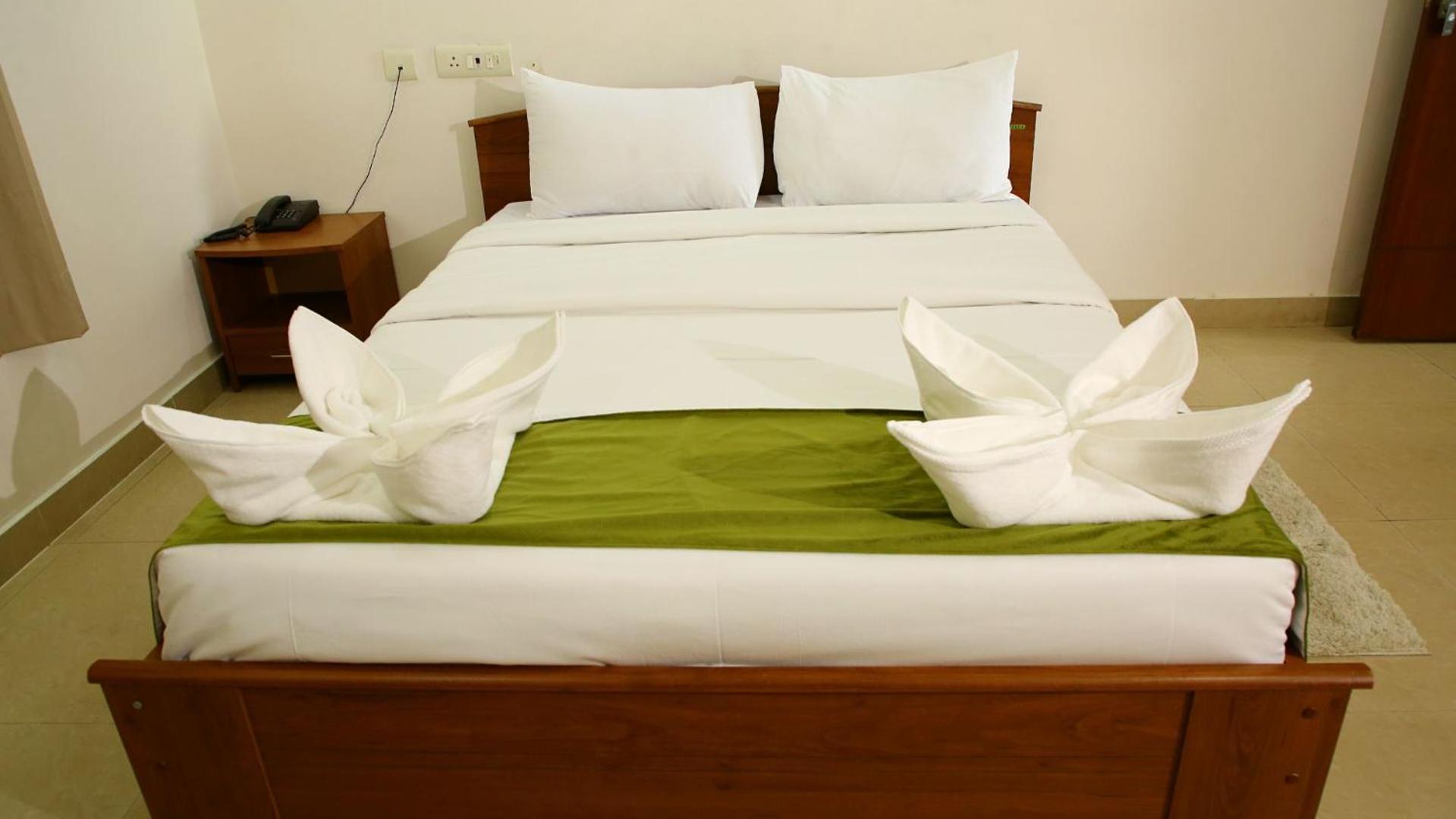 Deluxe Double Room - Photo 14