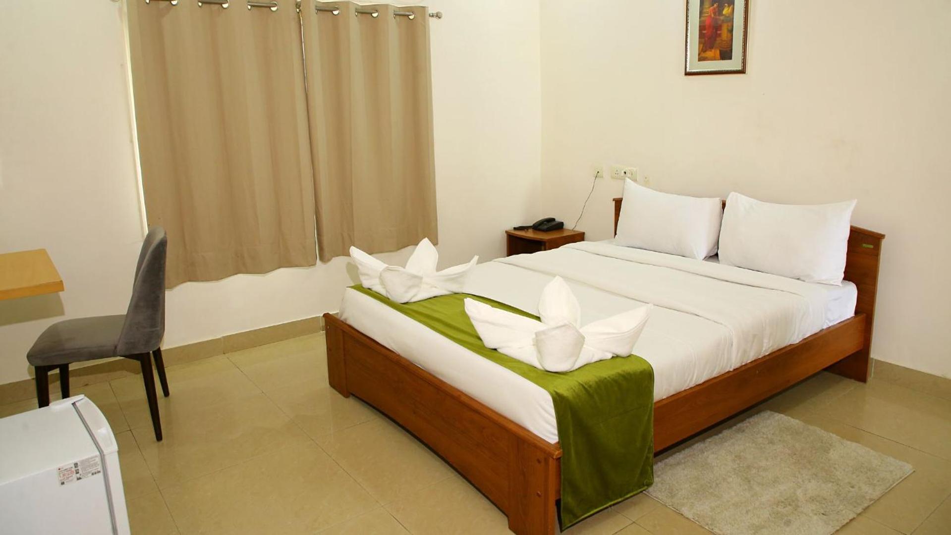 Deluxe Double Room - Photo 11