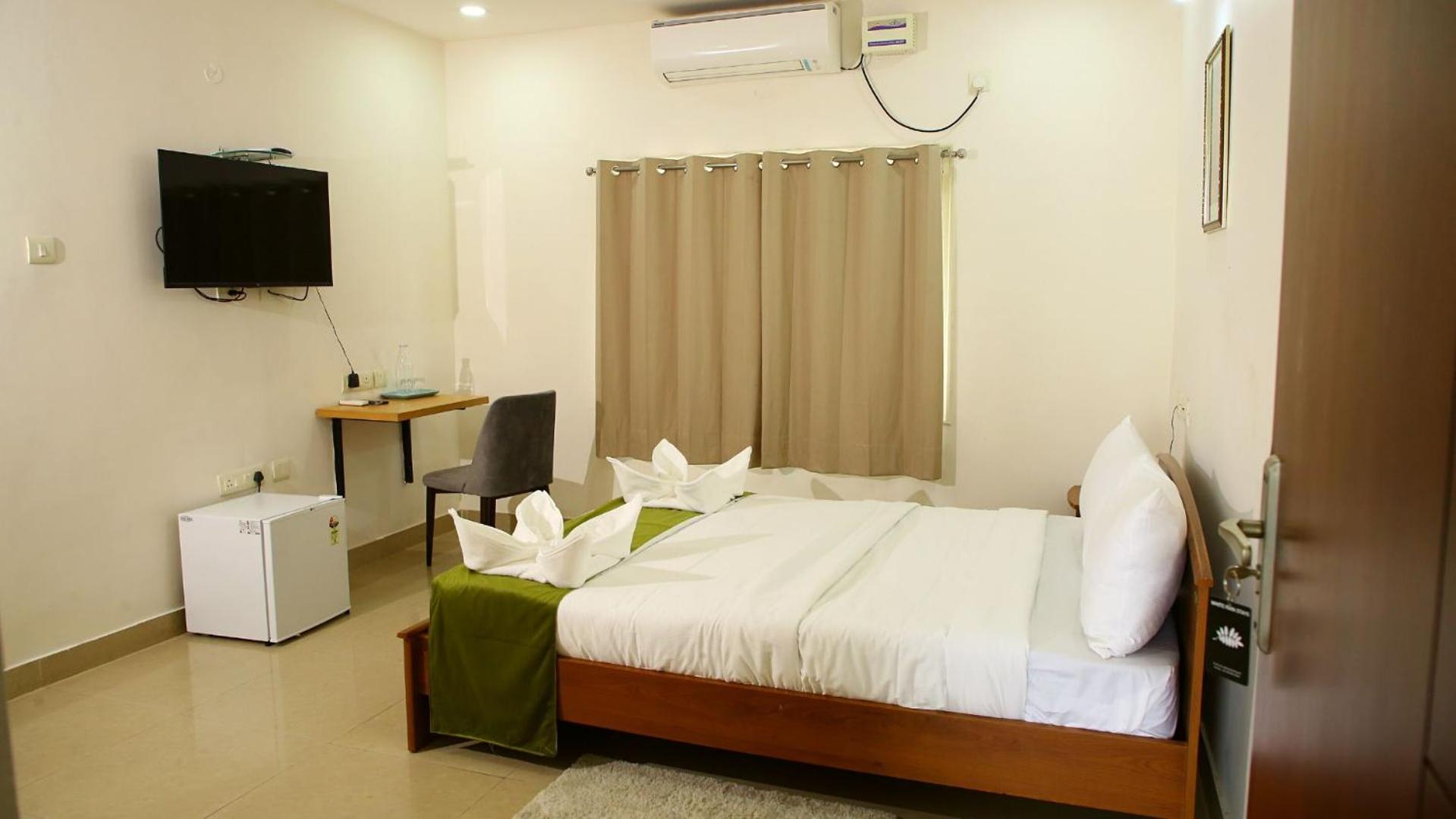 Deluxe Double Room - Photo 16