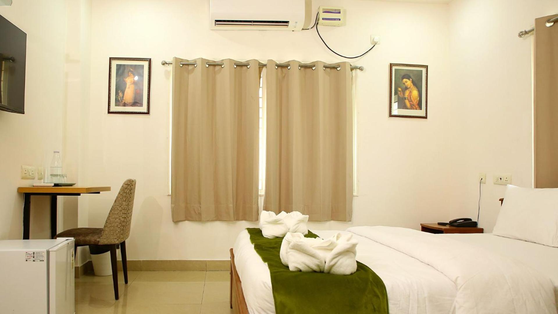 Deluxe Double Room - Photo 10