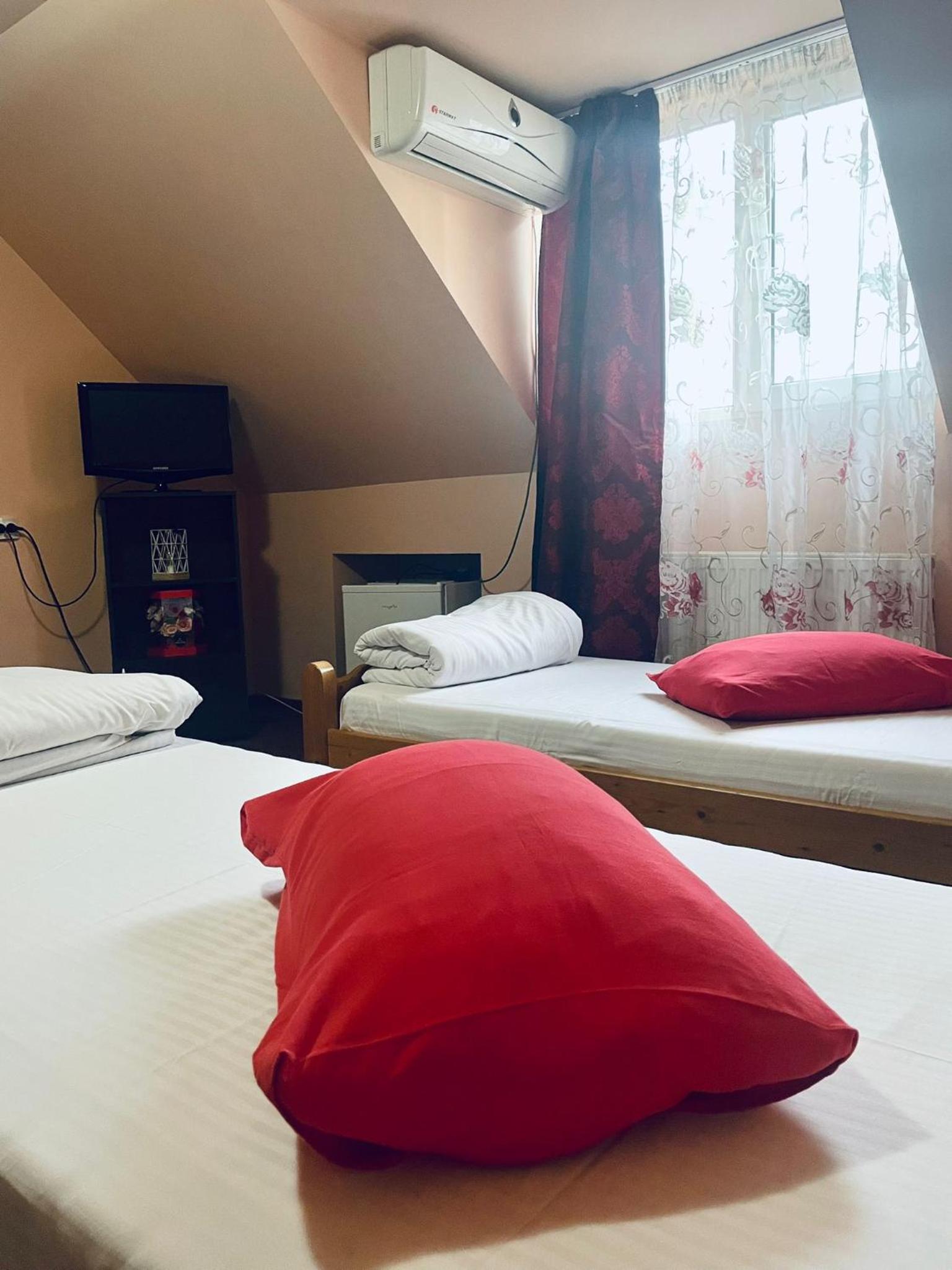 Superior Twin Room - Photo 9