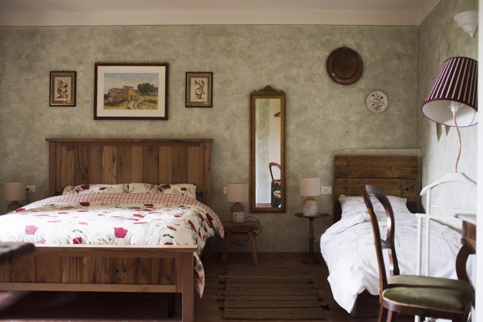 Deluxe Double Room (2 Adults + 1 Child) photo 1
