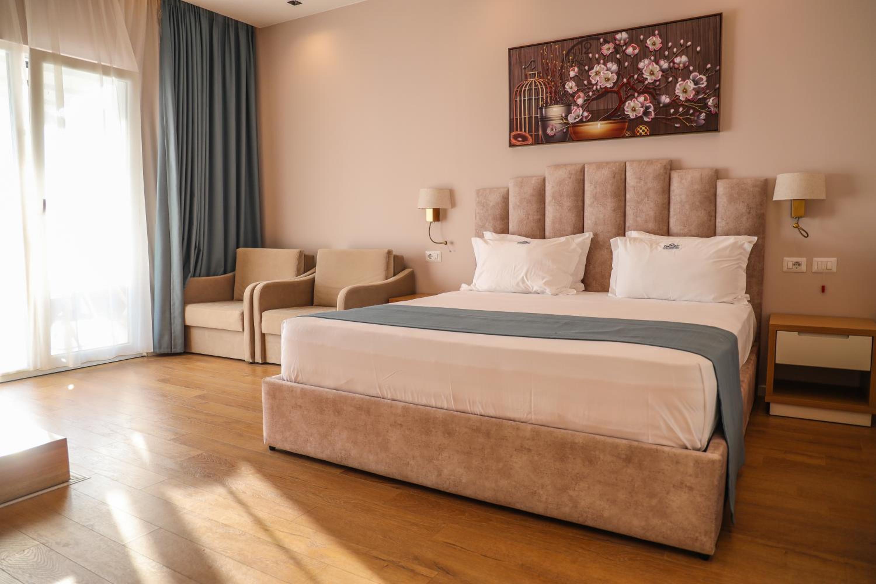 Deluxe Suite with Sea View