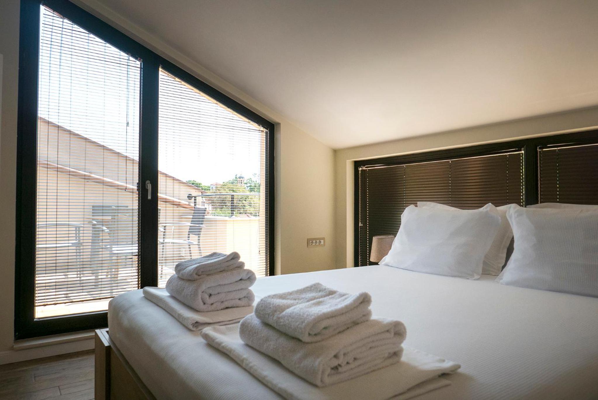 Two-Bedroom Apartment with Terrace - Photo 5