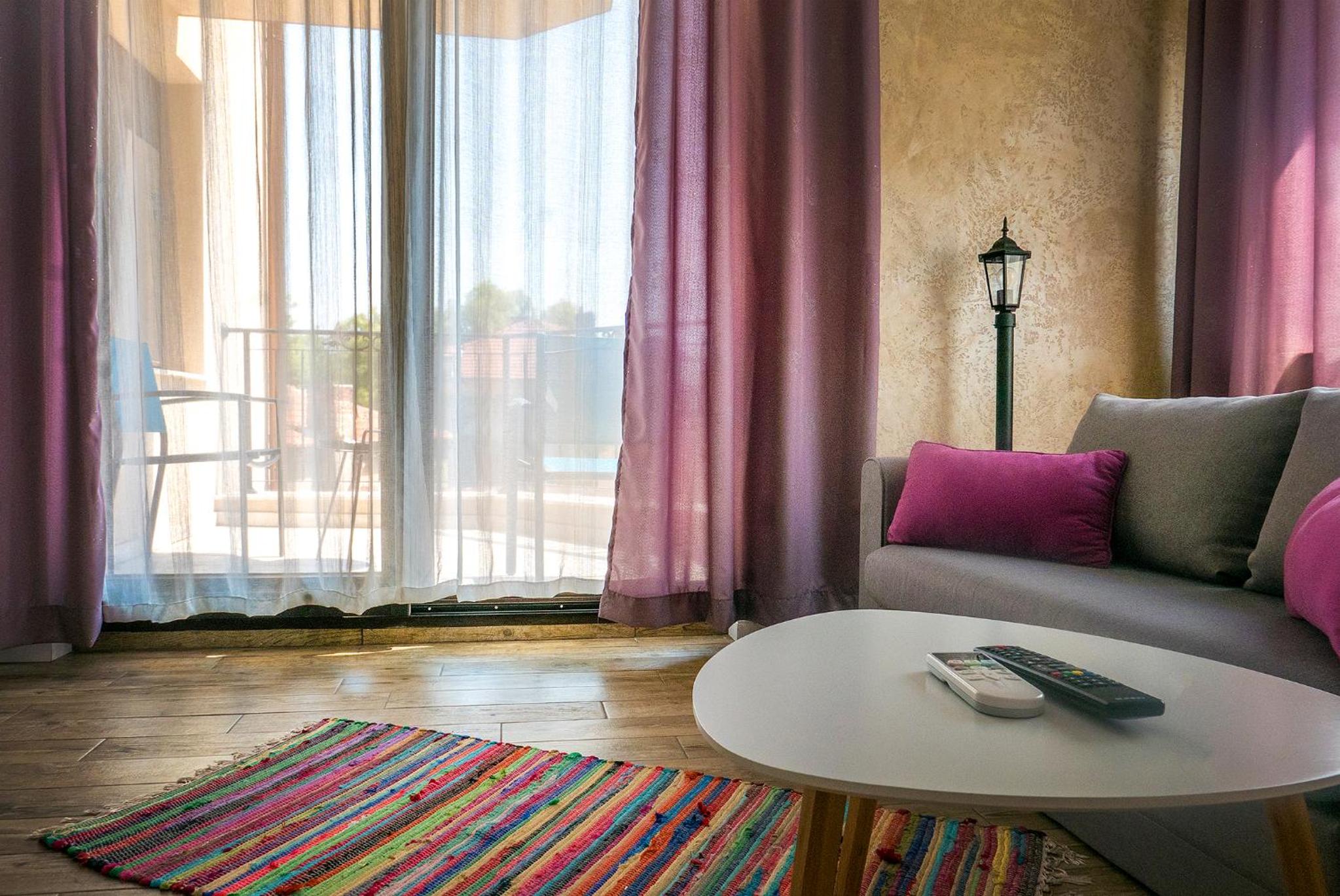 One-Bedroom Apartment with Balcony - Photo 19