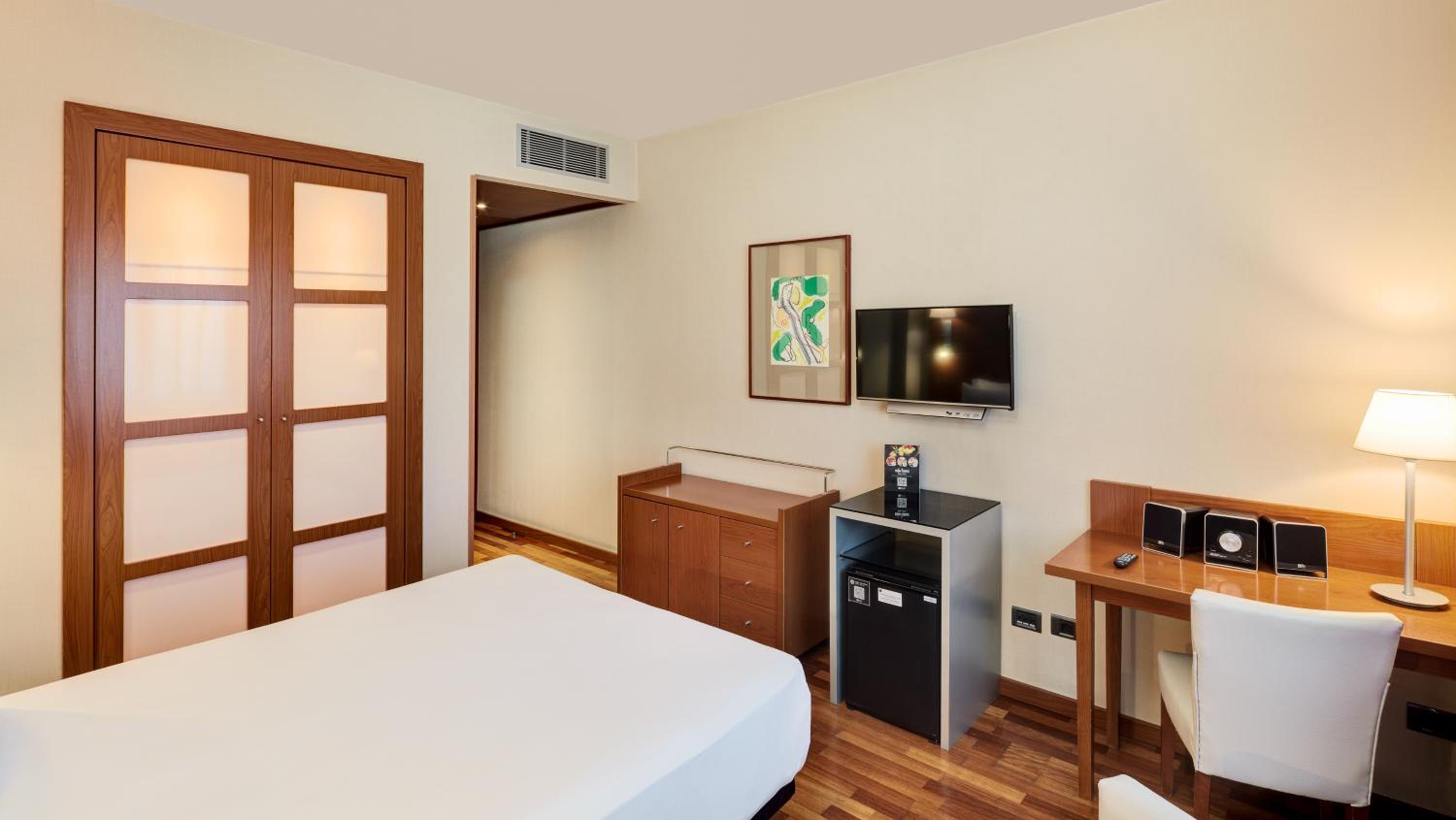 Double Room - Photo 2