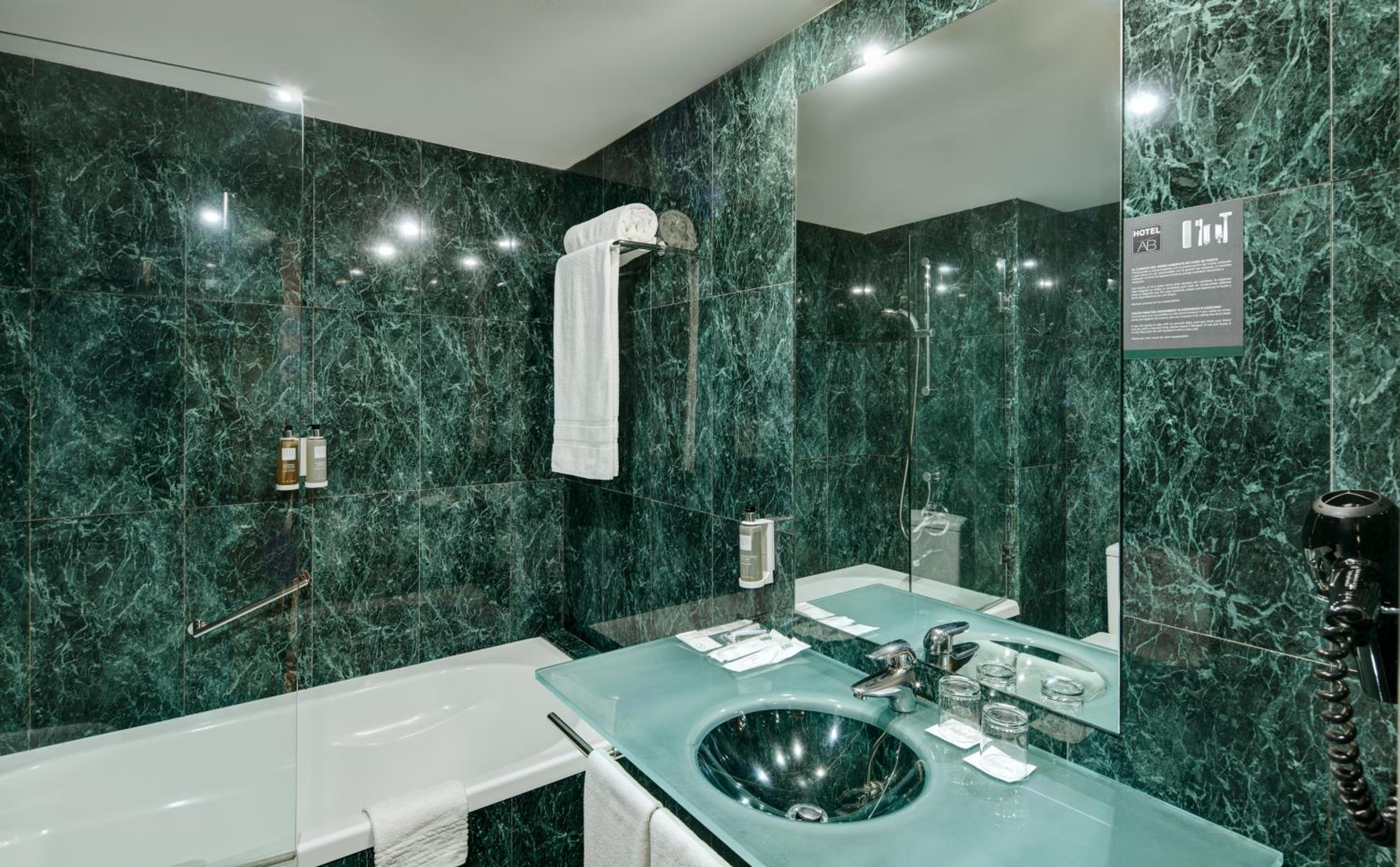 Double Room - Photo 6