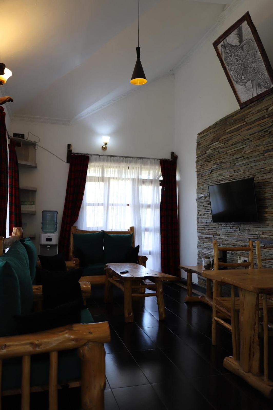 Double Room with Balcony - Photo 7
