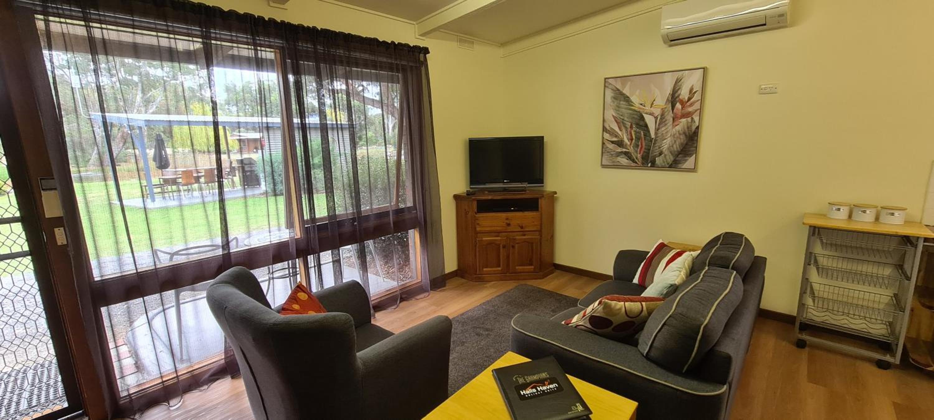 One-Bedroom Unit photo 2