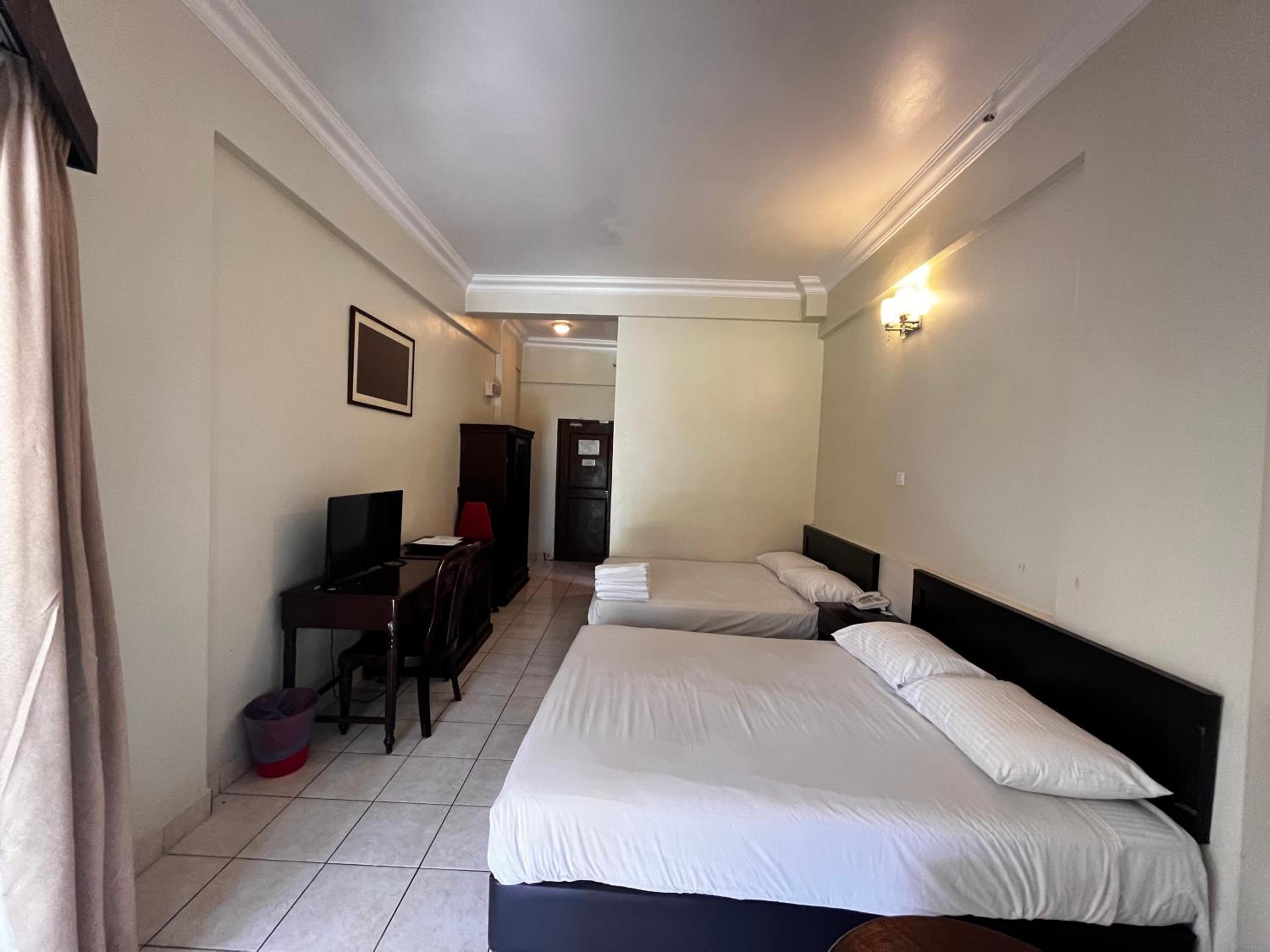 Quadruple Room with Terrace - Photo 2