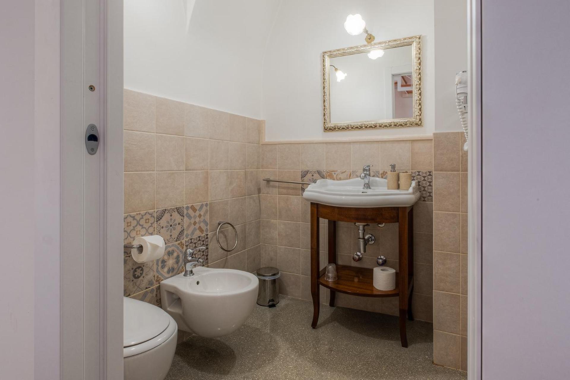 Deluxe Suite photo 2