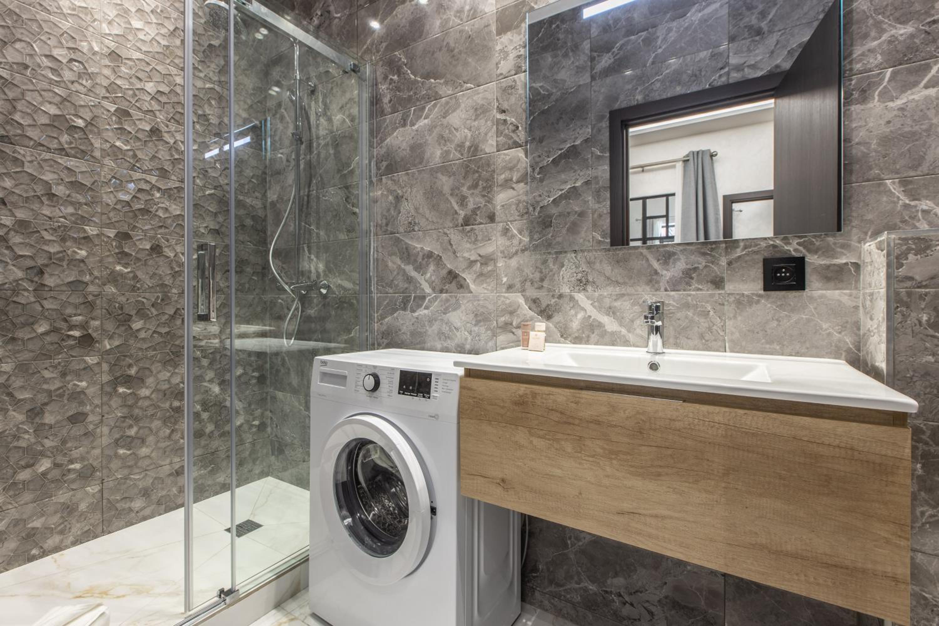 Opale One-Bedroom Apartment - Photo 3