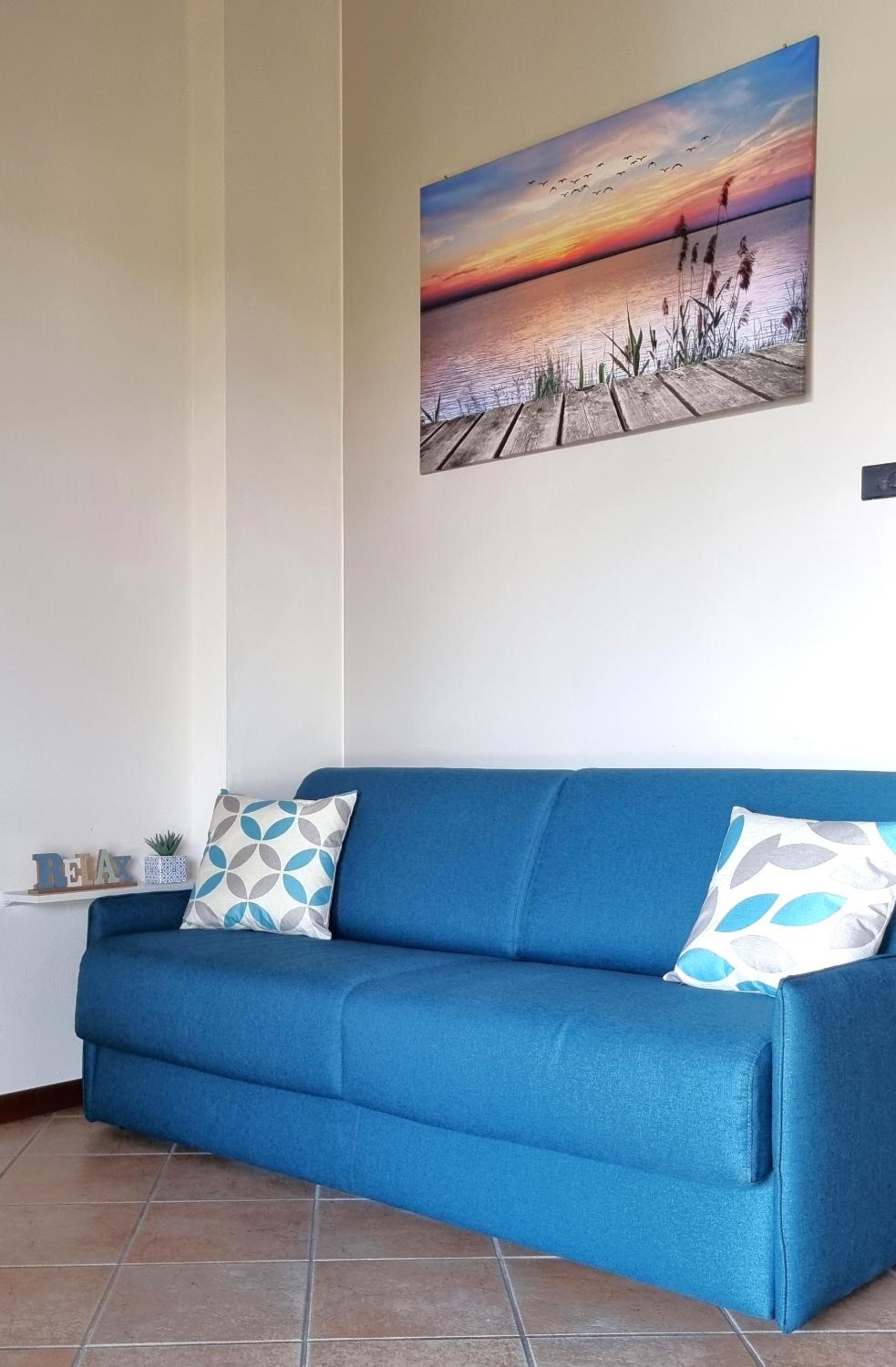 One-Bedroom Apartment photo 1