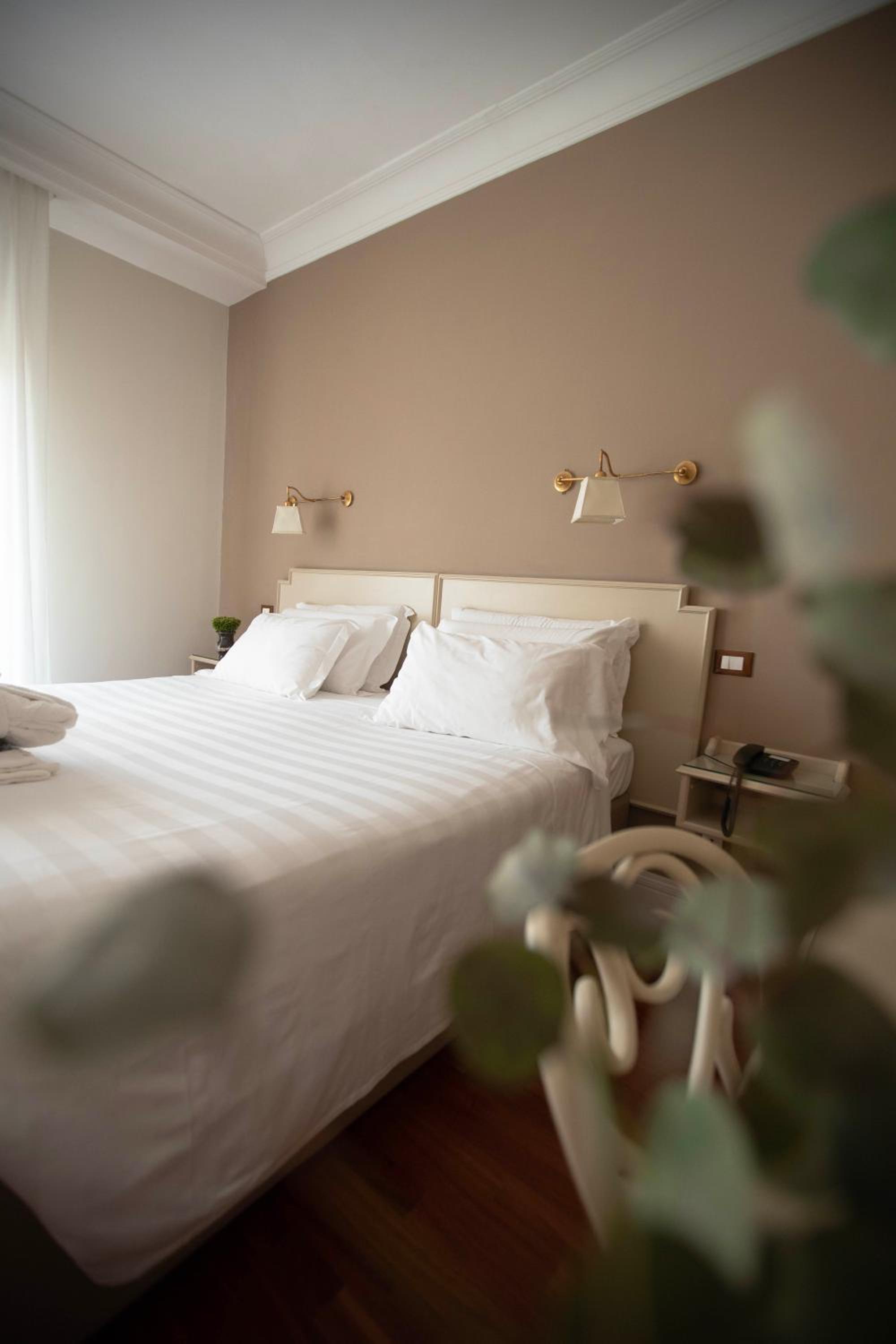Standard Double Room with Spa Access  - Photo 5