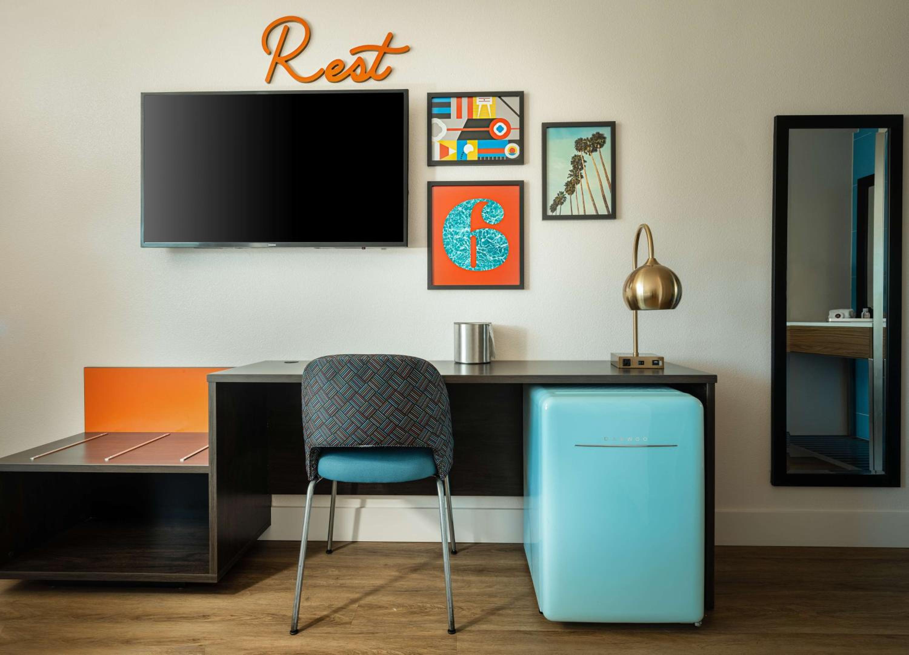 2 Full Beds | Mobility Accessible - Oceanside - New 60s Retro-Style Decor photo 1