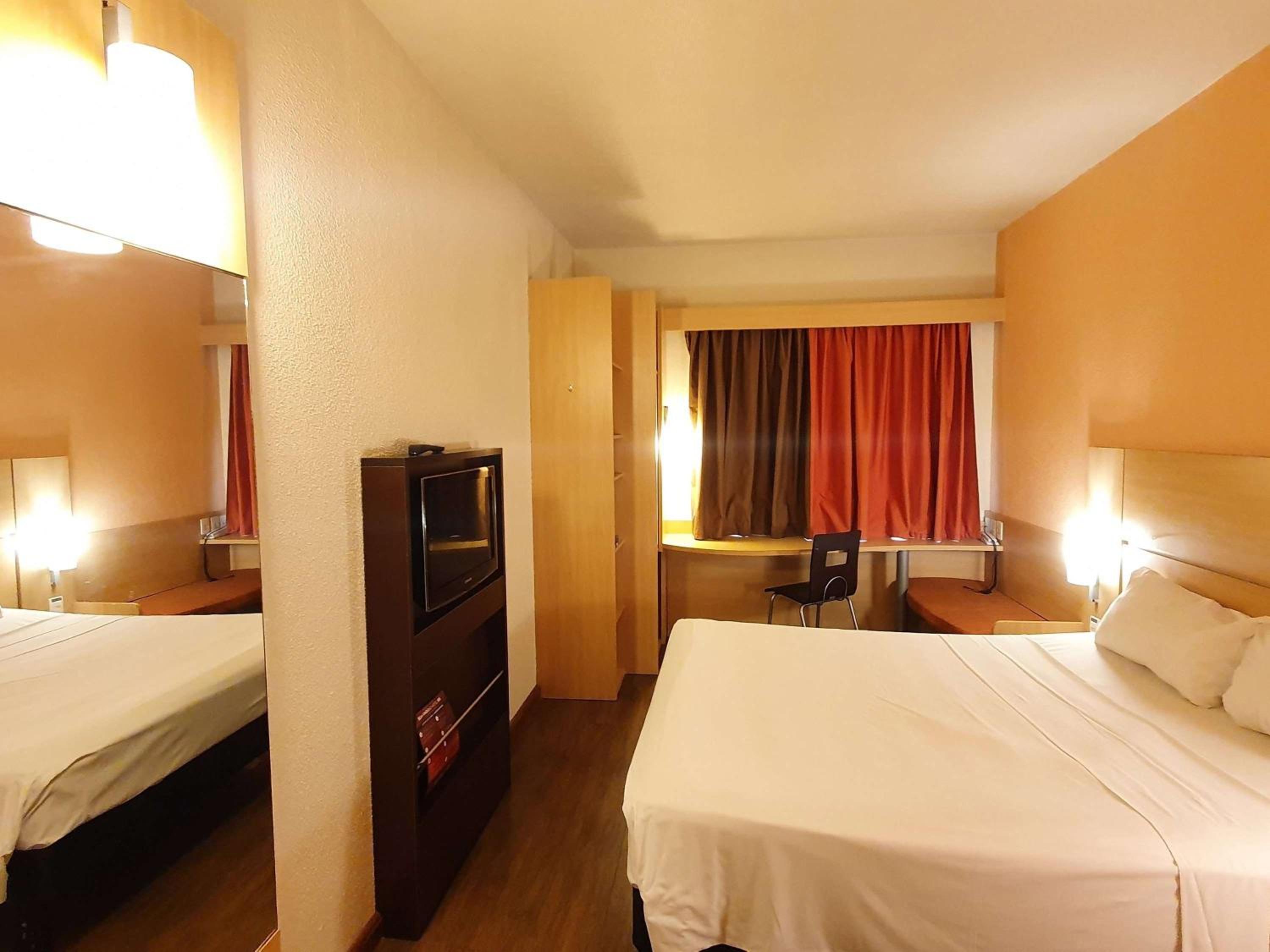 Standard Double Room - Photo 2