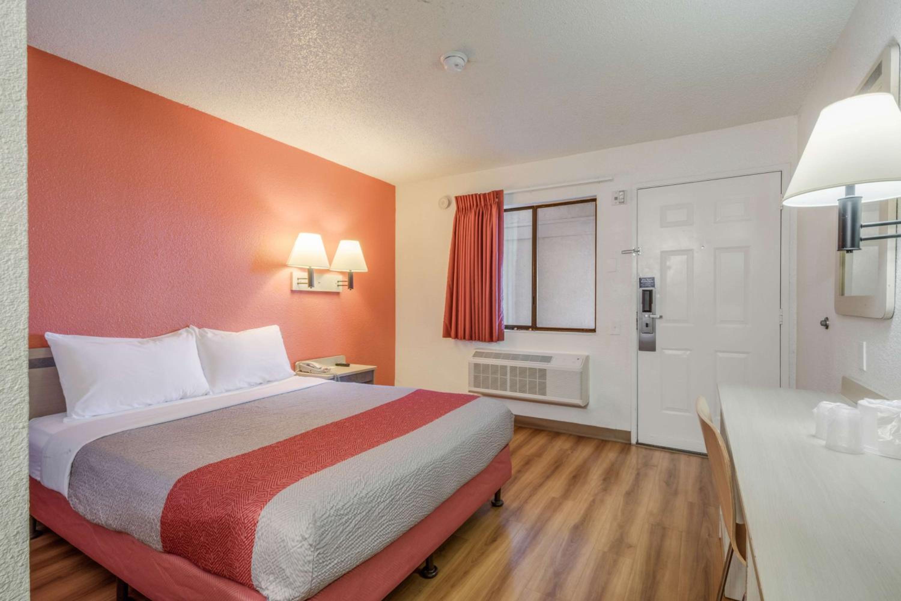Deluxe Queen Room photo 2